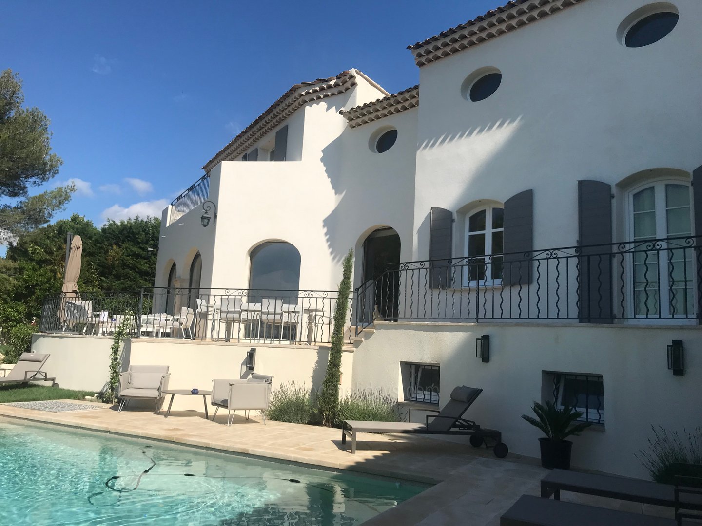 16 - Villa des Pins: Villa: Exterior
