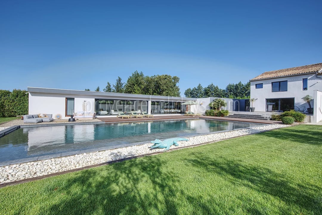 5 - House with pool house in Eyguières: Villa: Pool