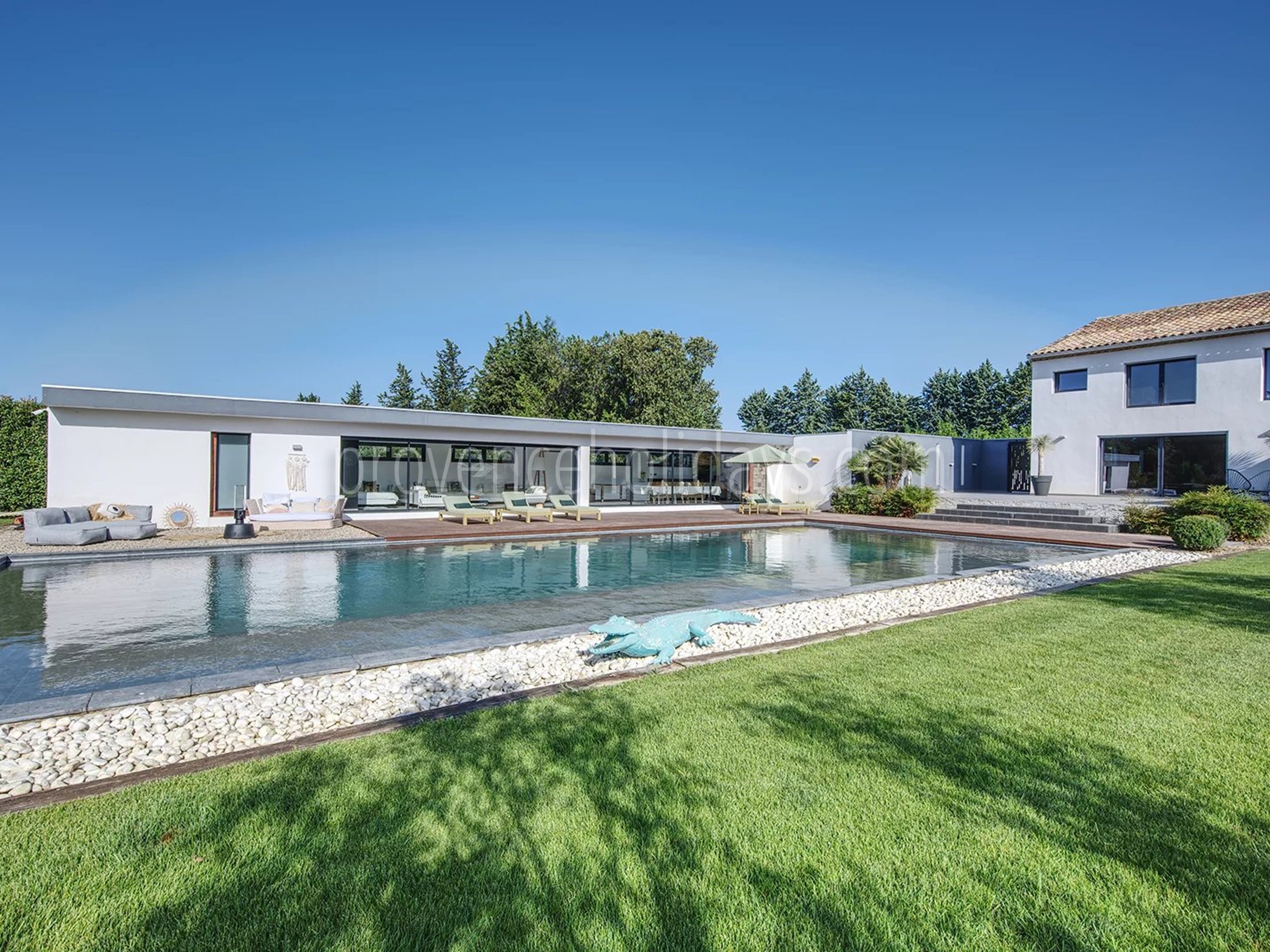 5 - House with pool house in Eyguières: Villa: Pool