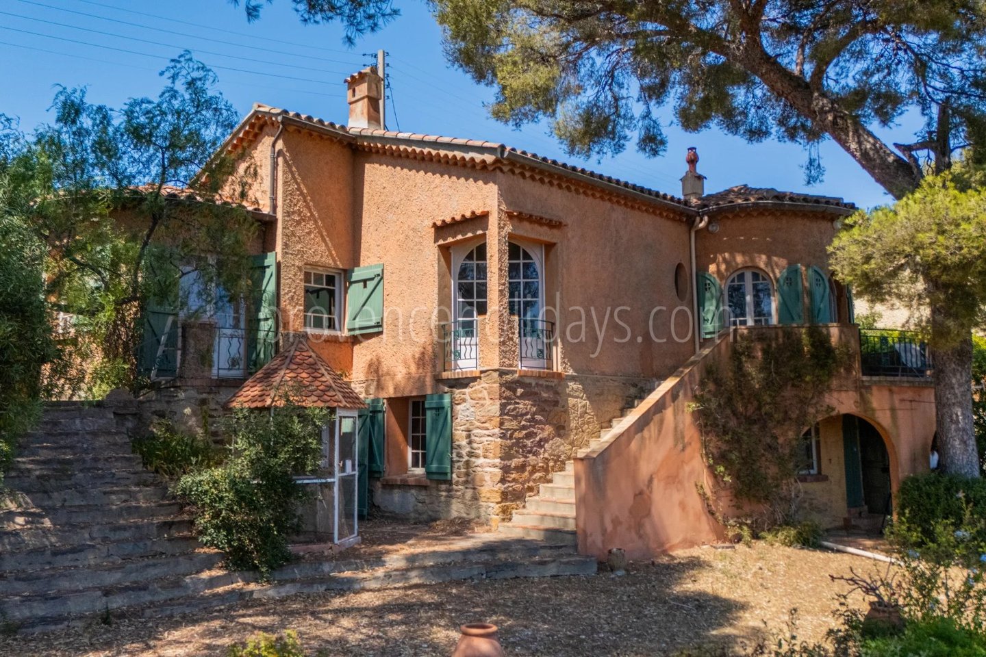 15 - Villa to renovate in Lavandou: Villa: Exterior