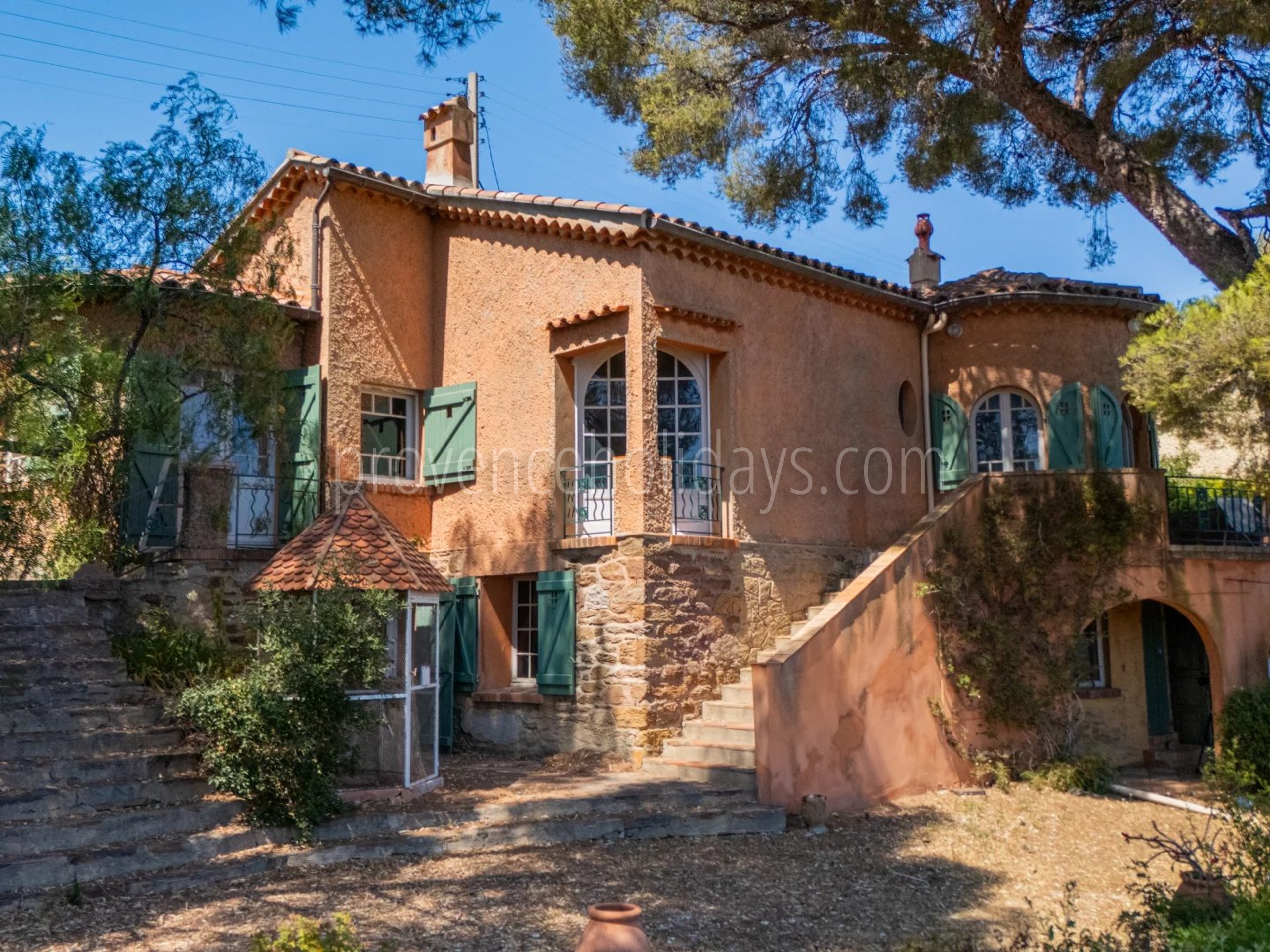 15 - Villa to renovate in Lavandou: Villa: Exterior