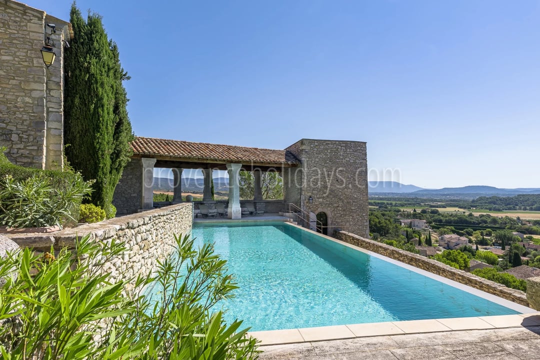 Renovated Templar commandery with 360° panorama in Gordes