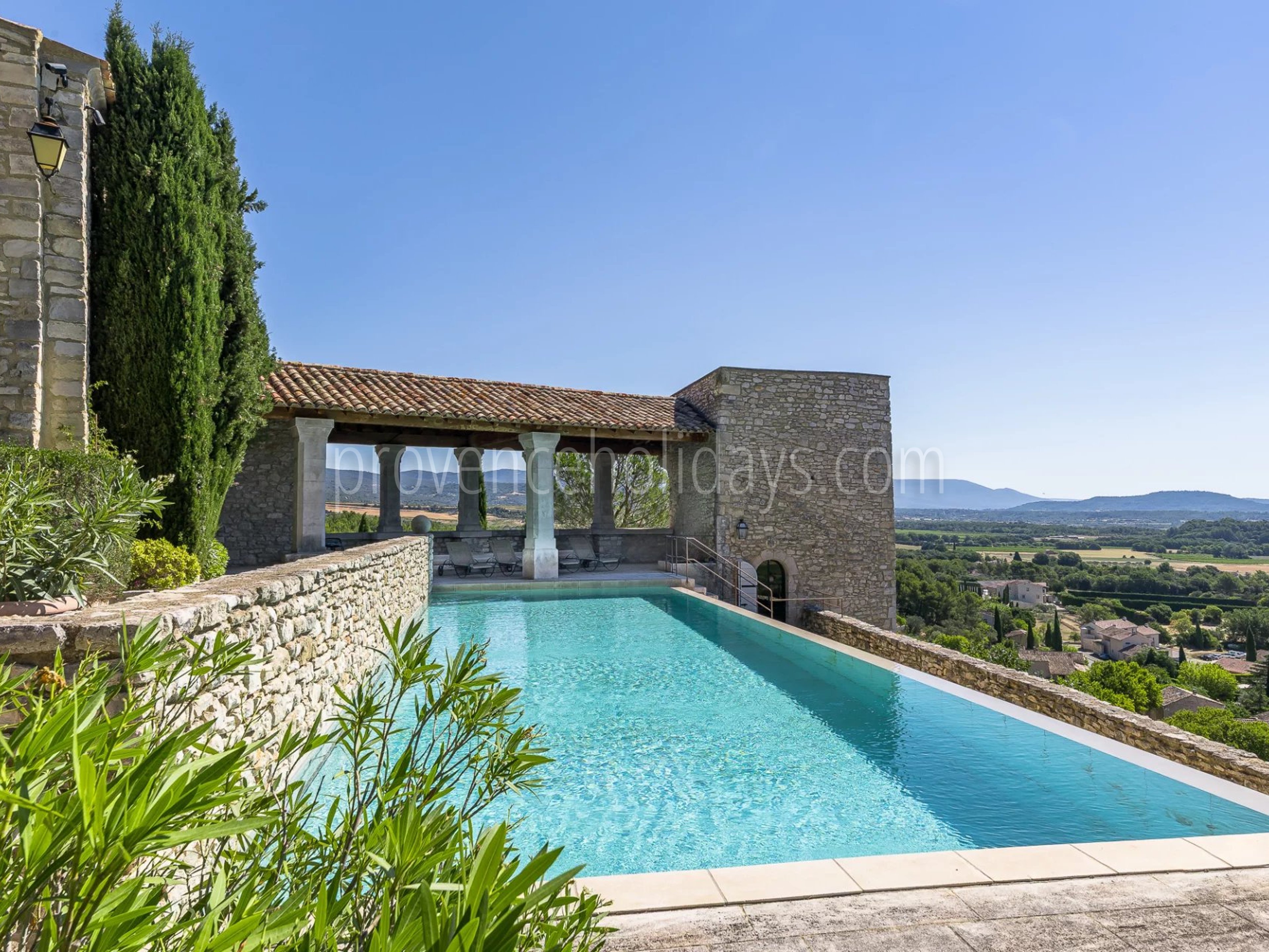 1 - Historic residence in Gordes: Villa: Pool
