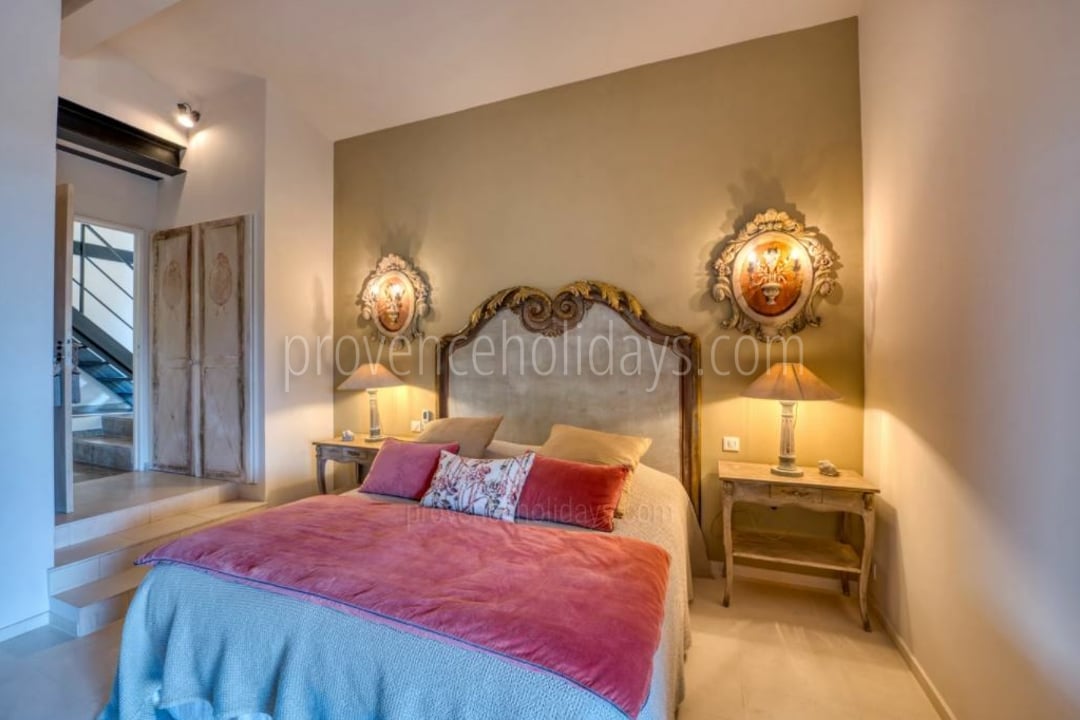 30 - Villa Daurèio: Villa: Bedroom