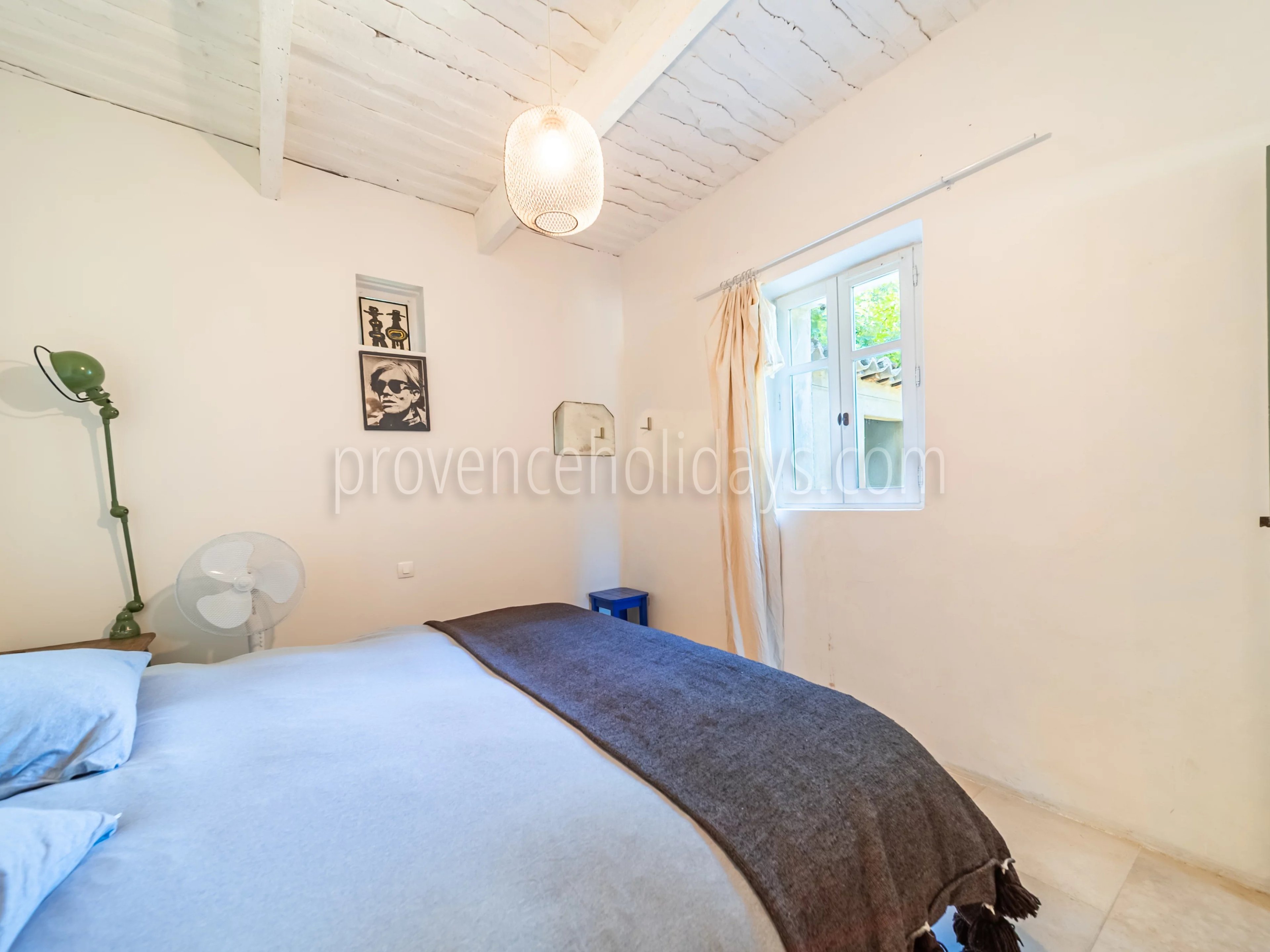17 - Characterful mas in Cavaillon: Villa: Bedroom