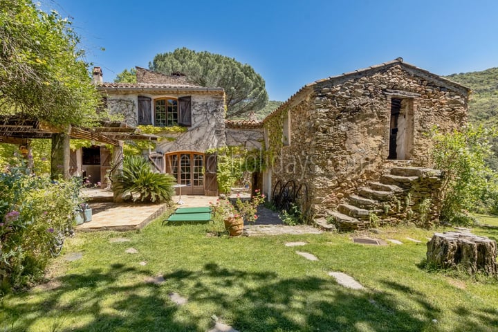 5 - Hameau à La Garde-Freinet: Villa: Exterior