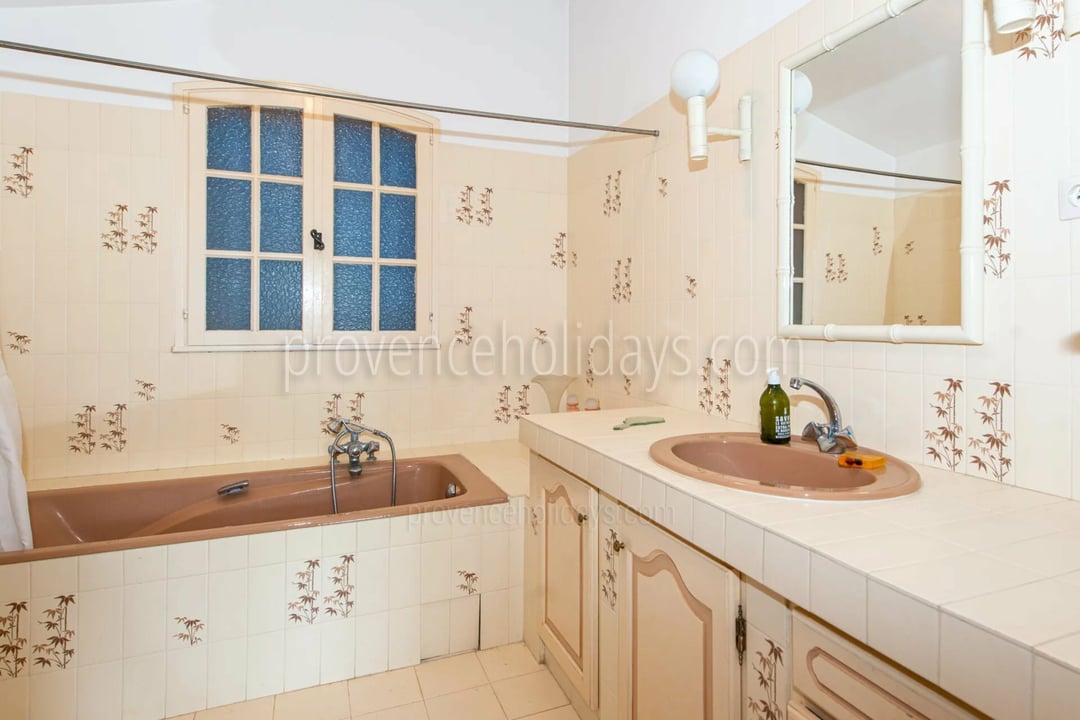 5 - Villa Brume: Villa: Bathroom