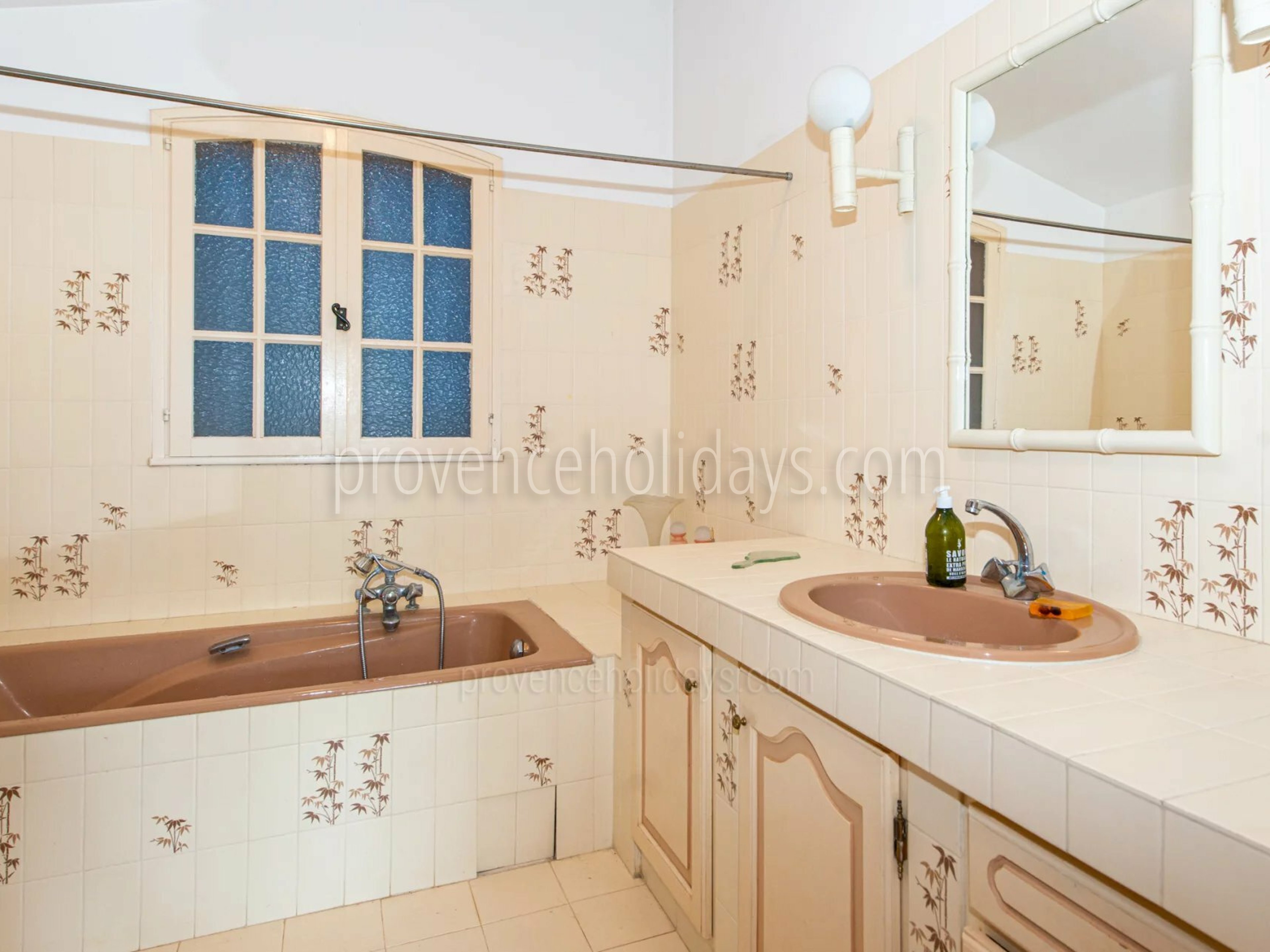 5 - Villa Brume: Villa: Bathroom