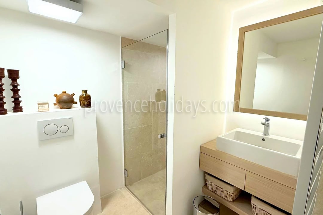 10 - Renovated house in La Garde-Freinet: Villa: Bathroom