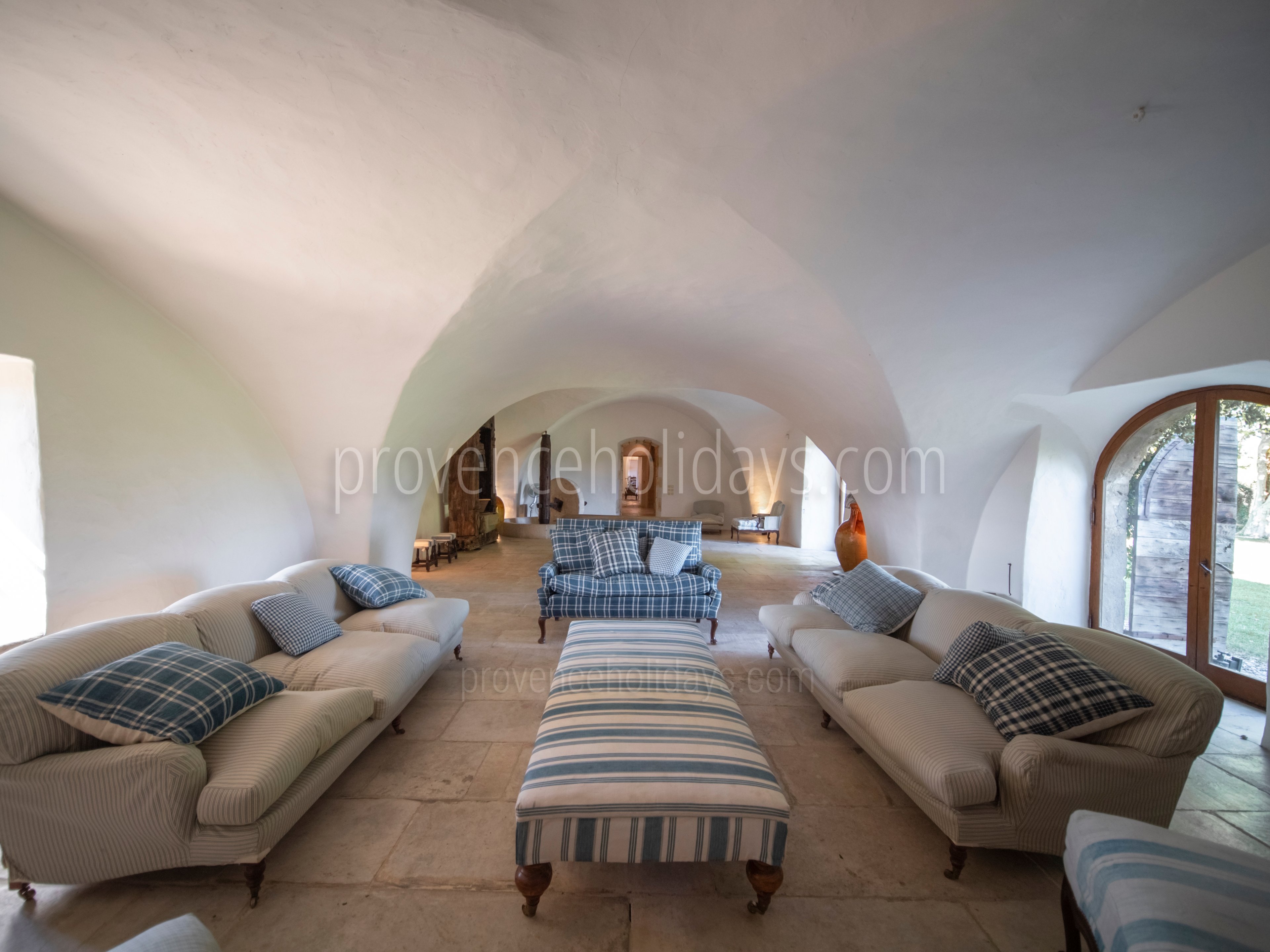 105 - Domaine de Luberon: Villa: Interior