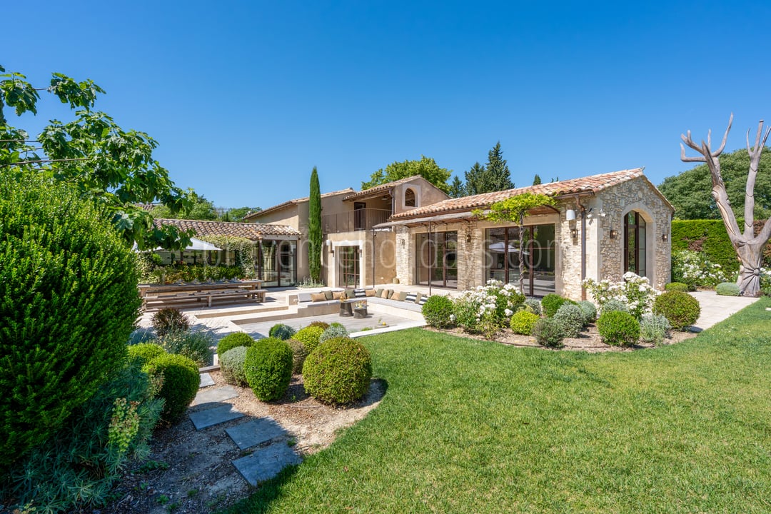 29 - Mas de la Calade: Villa: Exterior