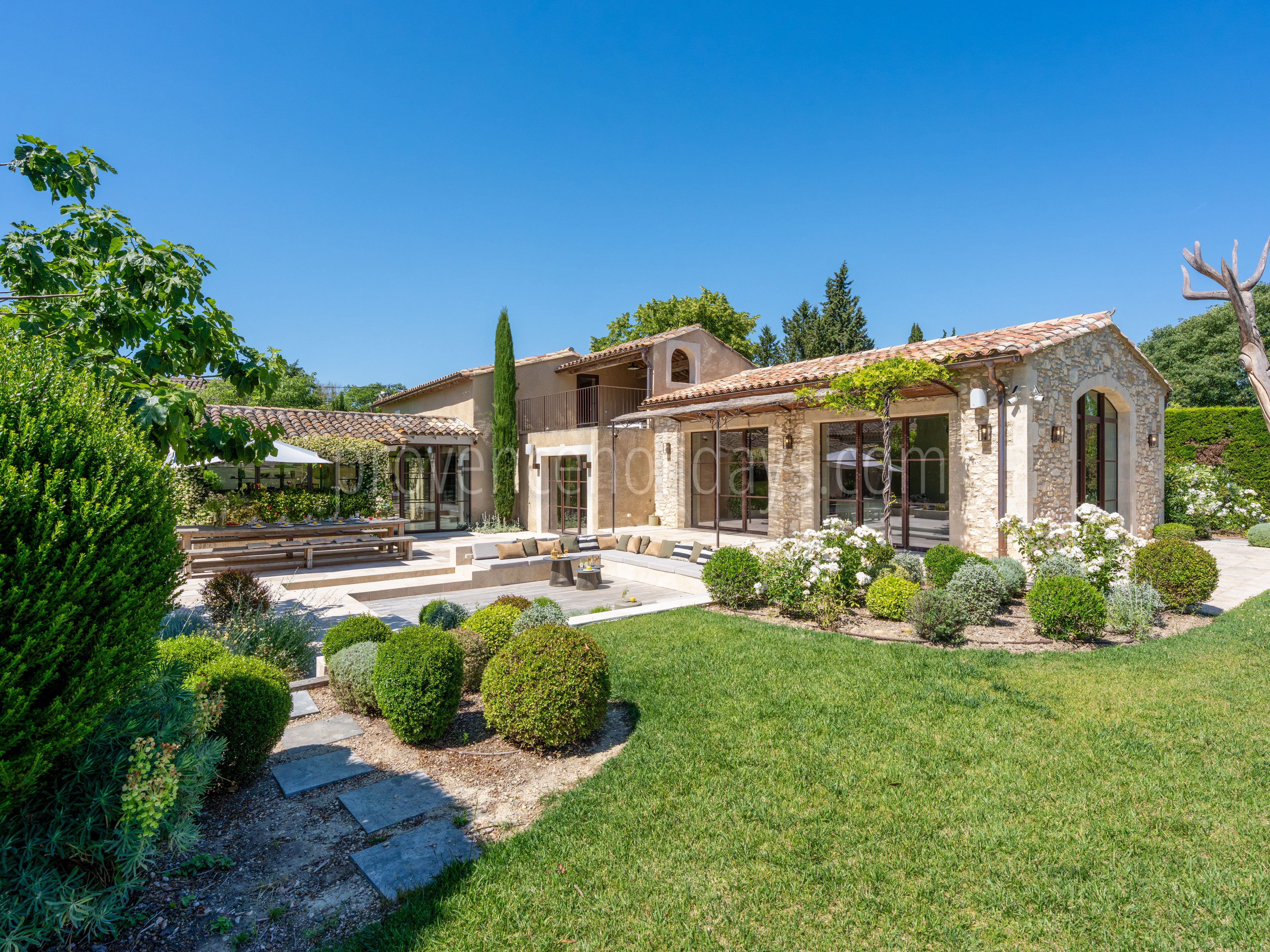 29 - Mas de la Calade: Villa: Exterior