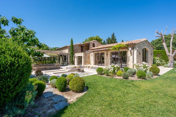 29 - Mas de la Calade: Villa: Exterior