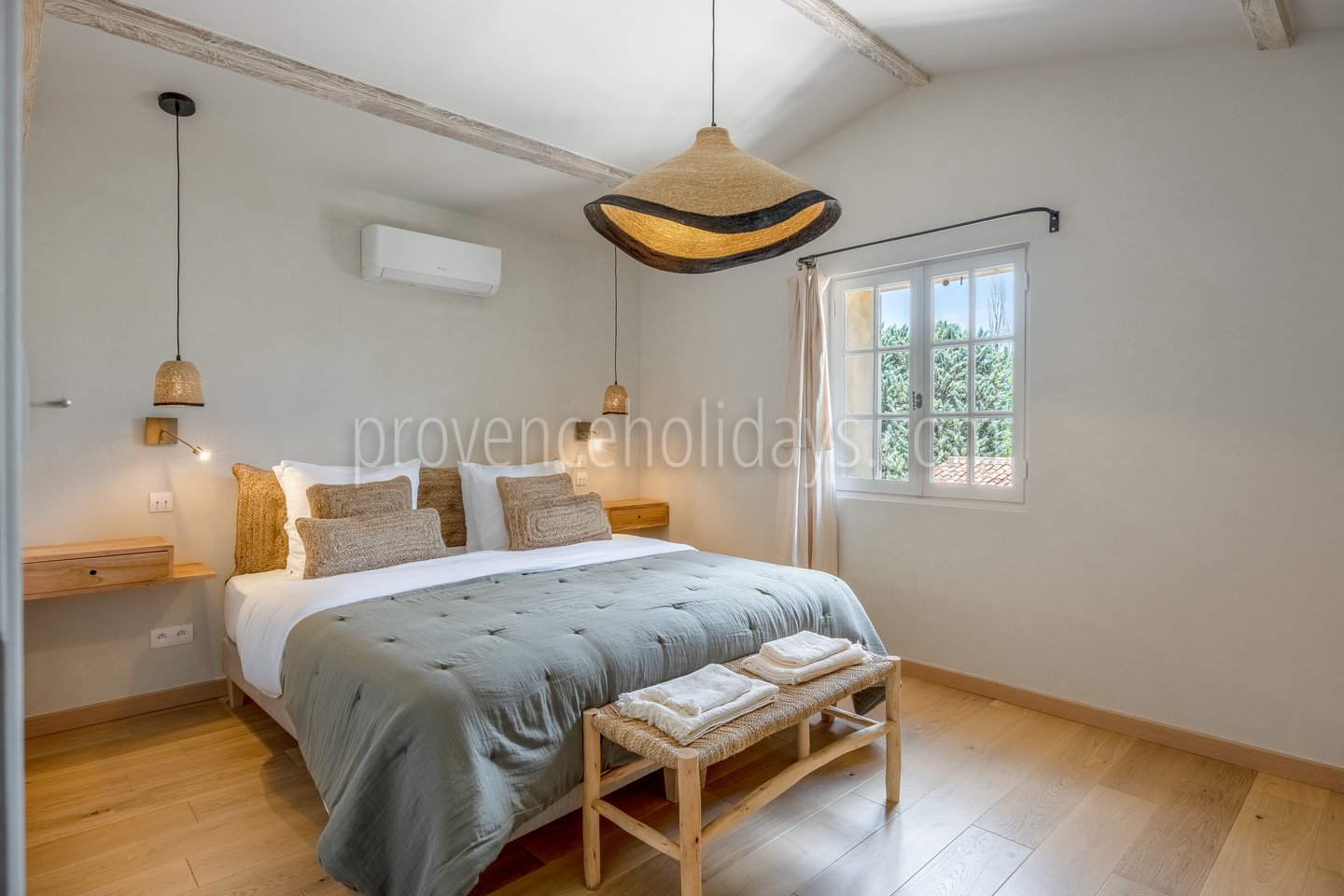 22 - Villa Sérénité du Luberon: Villa: Bedroom