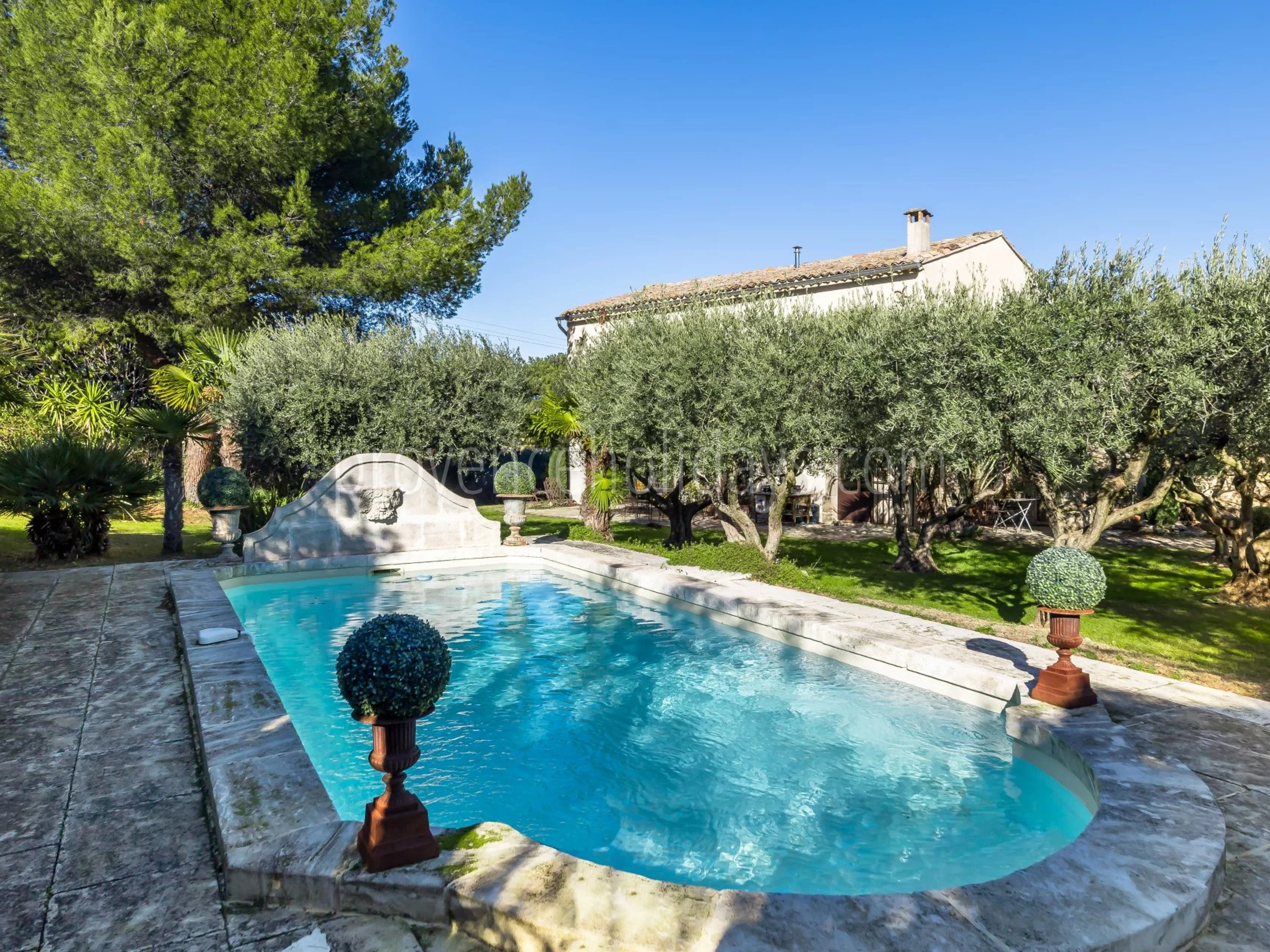 3 - Stone bastide in Cavaillon: Villa: Pool