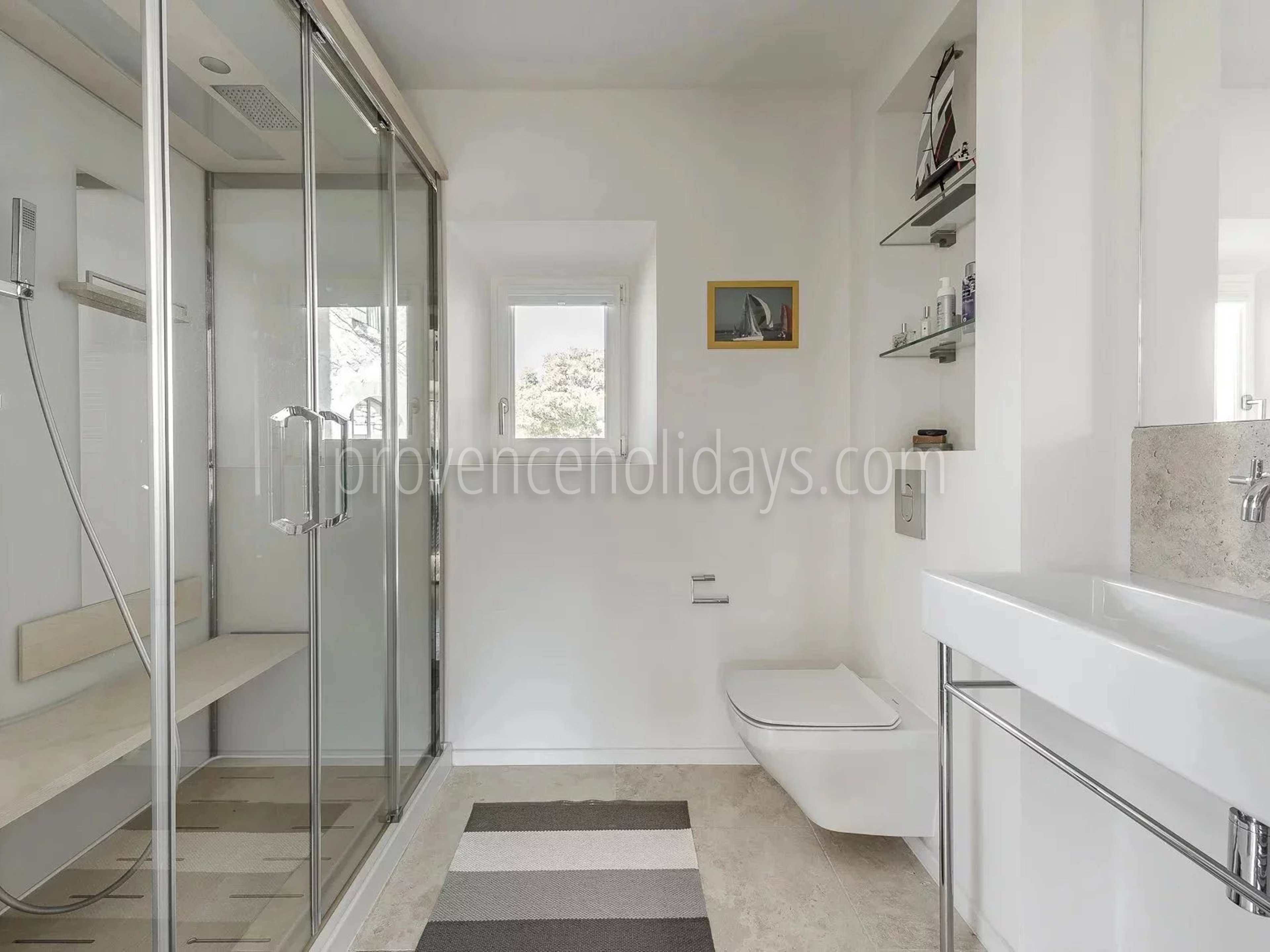 15 - Characterful mas in Ménerbes: Villa: Bathroom