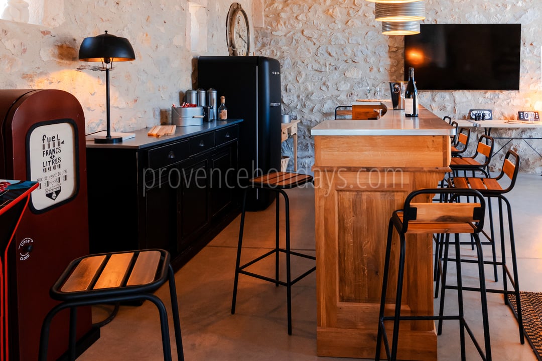 54 - Mas des Pommiers: Villa: Interior