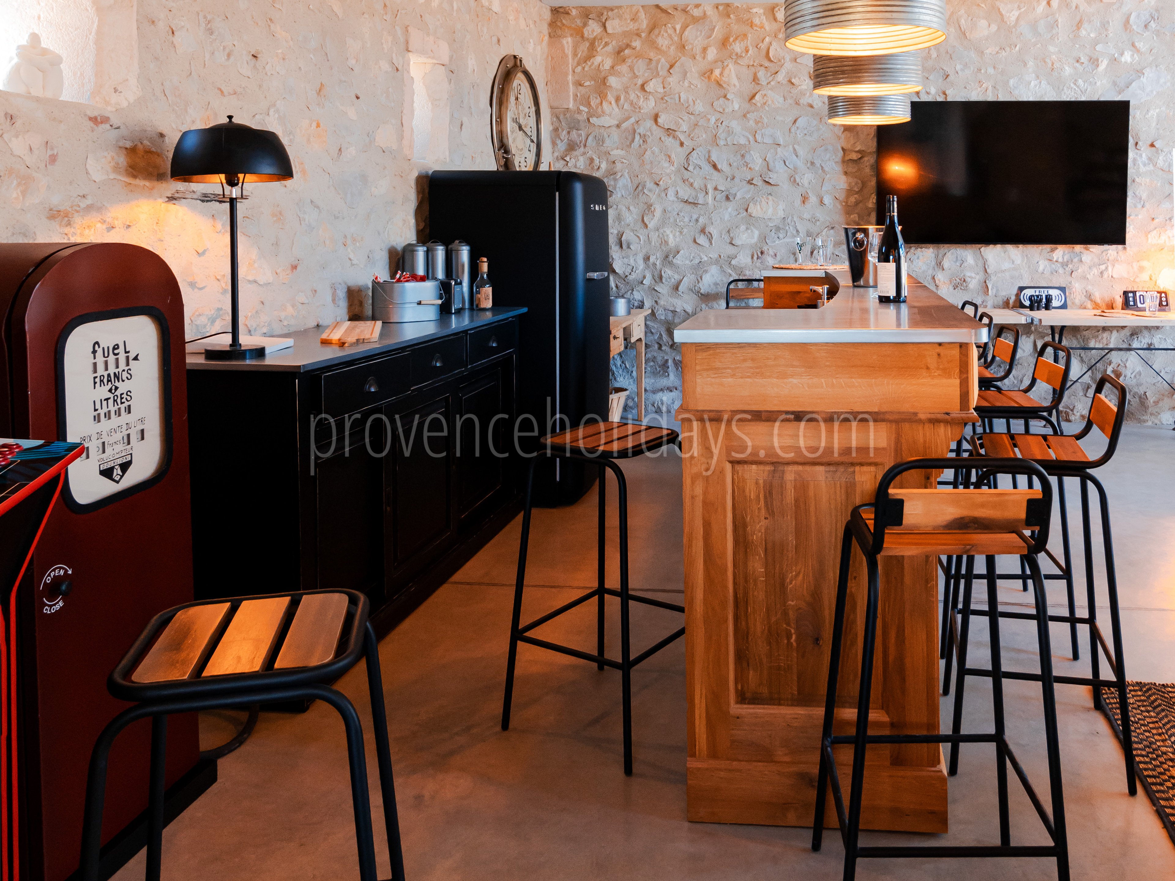 54 - Mas des Pommiers: Villa: Interior