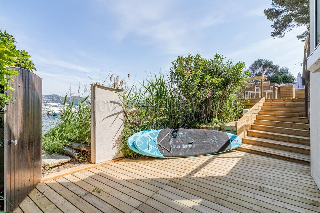 3 - Villa Les Pieds Dans L\'eau: Villa: Exterior