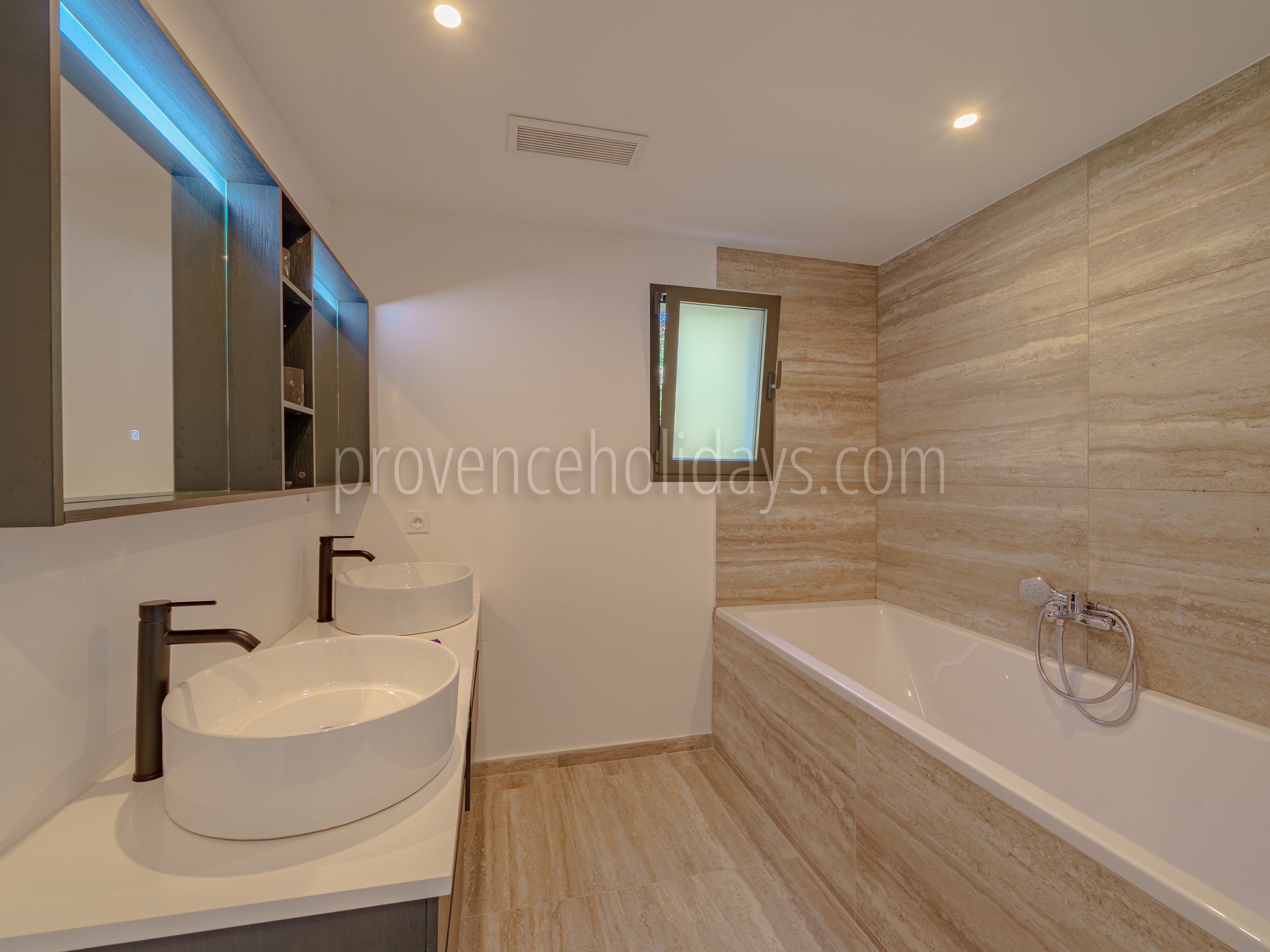 7 - Villa Odyssée: Villa: Bathroom