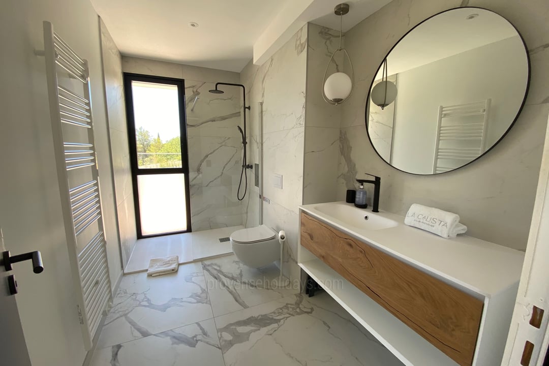14 - Villa Calishia: Villa: Bathroom