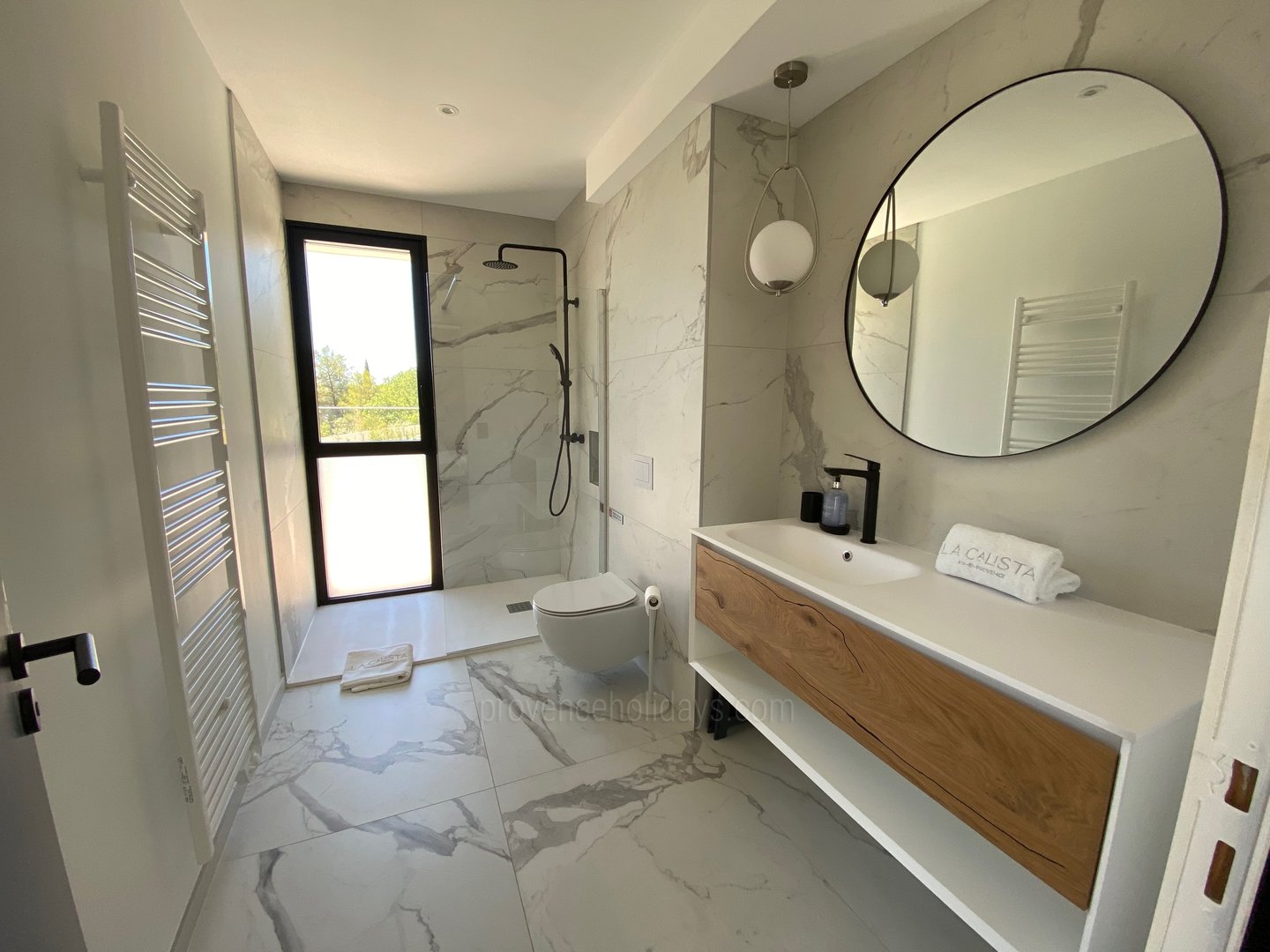 14 - Villa Calishia: Villa: Bathroom