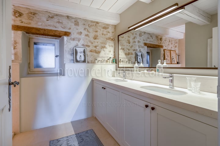 45 - L\'Écrin de Lagnes: Villa: Bathroom