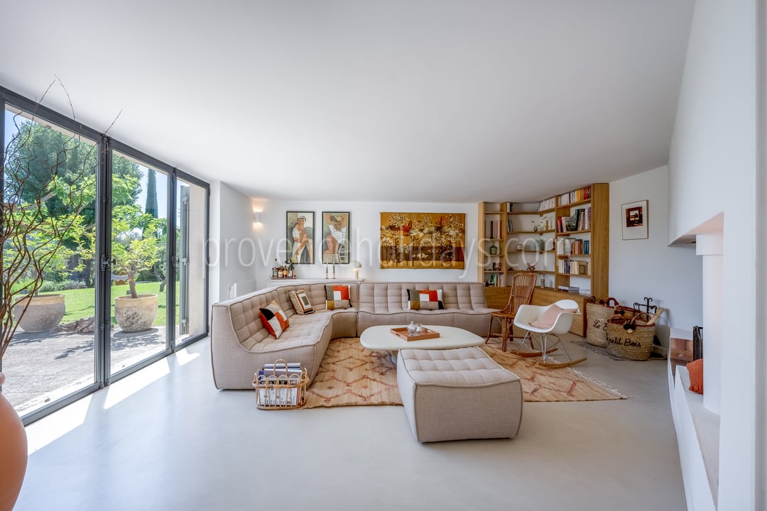 27 - Mas de la Burlande: Villa: Interior