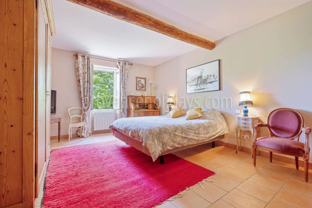8 - Provençal mas in Ansouis: Villa: Bedroom