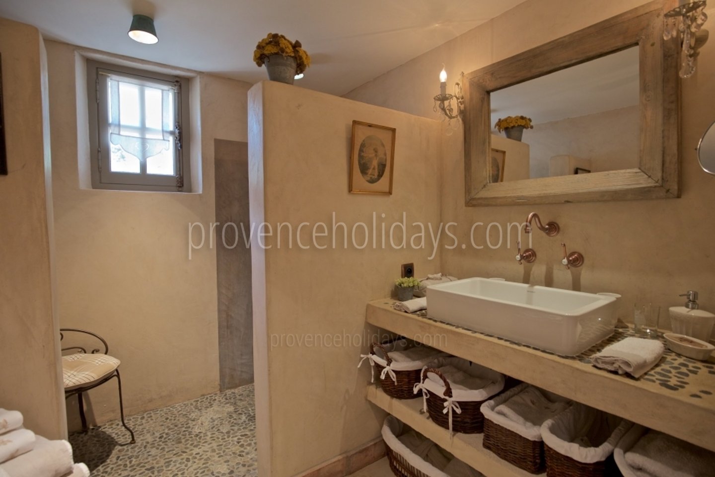 45 - Le Mas des Lavandes: Villa: Bathroom