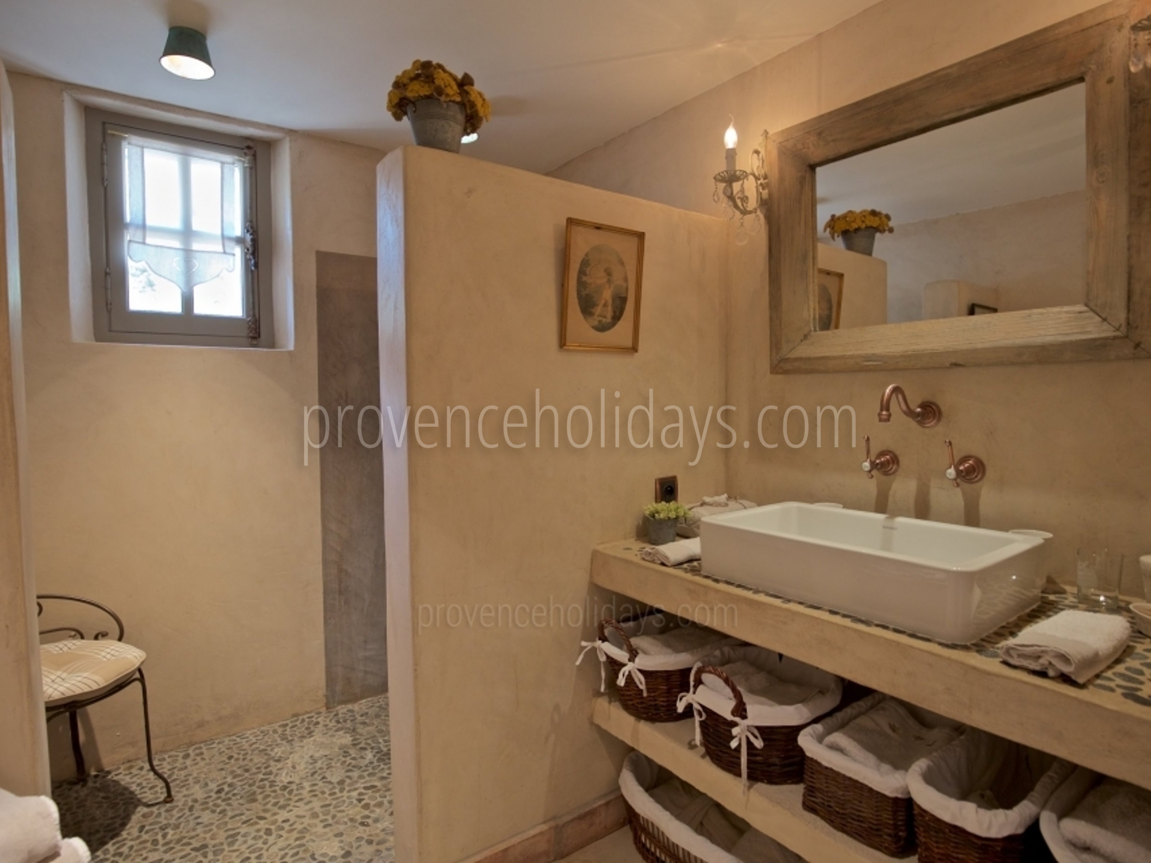 45 - Le Mas des Lavandes: Villa: Bathroom