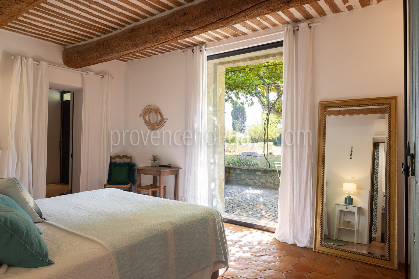 13 - Le Mas d\'Entraigues: Villa: Bedroom 1
