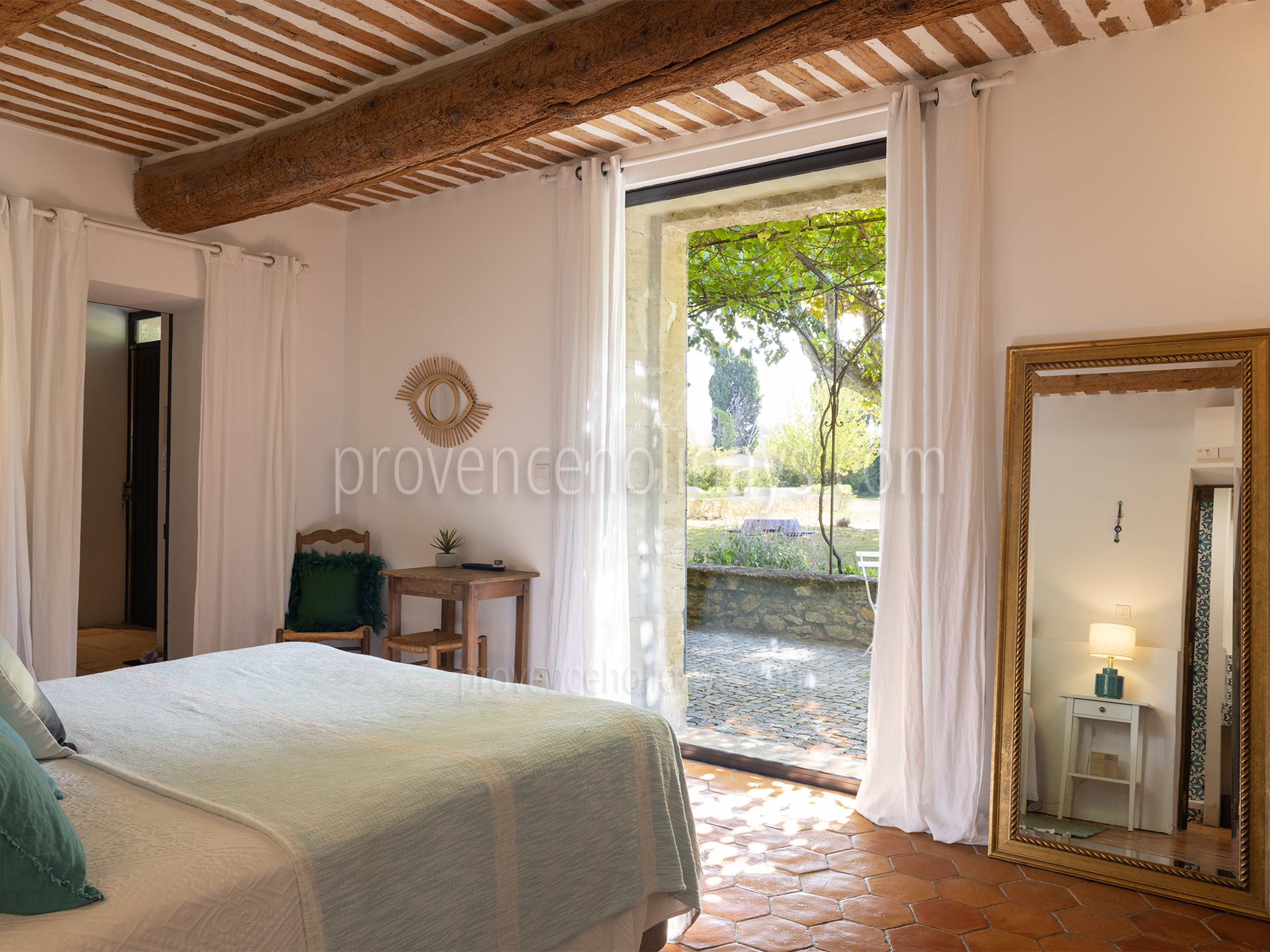 13 - Le Mas d\'Entraigues: Villa: Bedroom 1