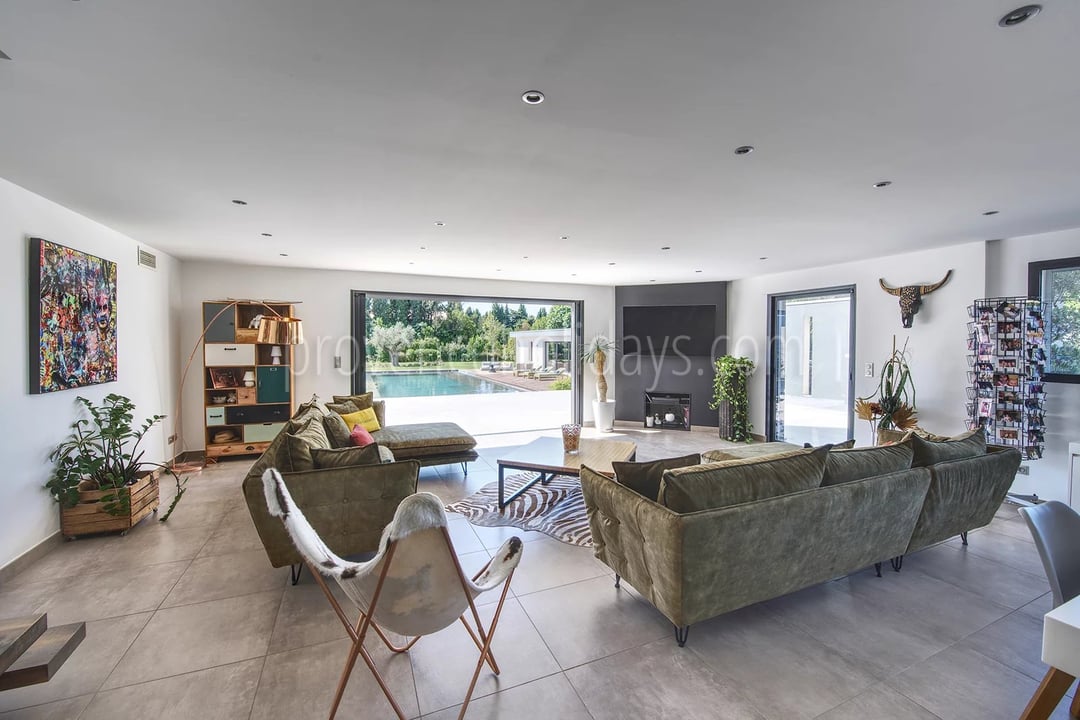 27 - House with pool house in Eyguières: Villa: Interior