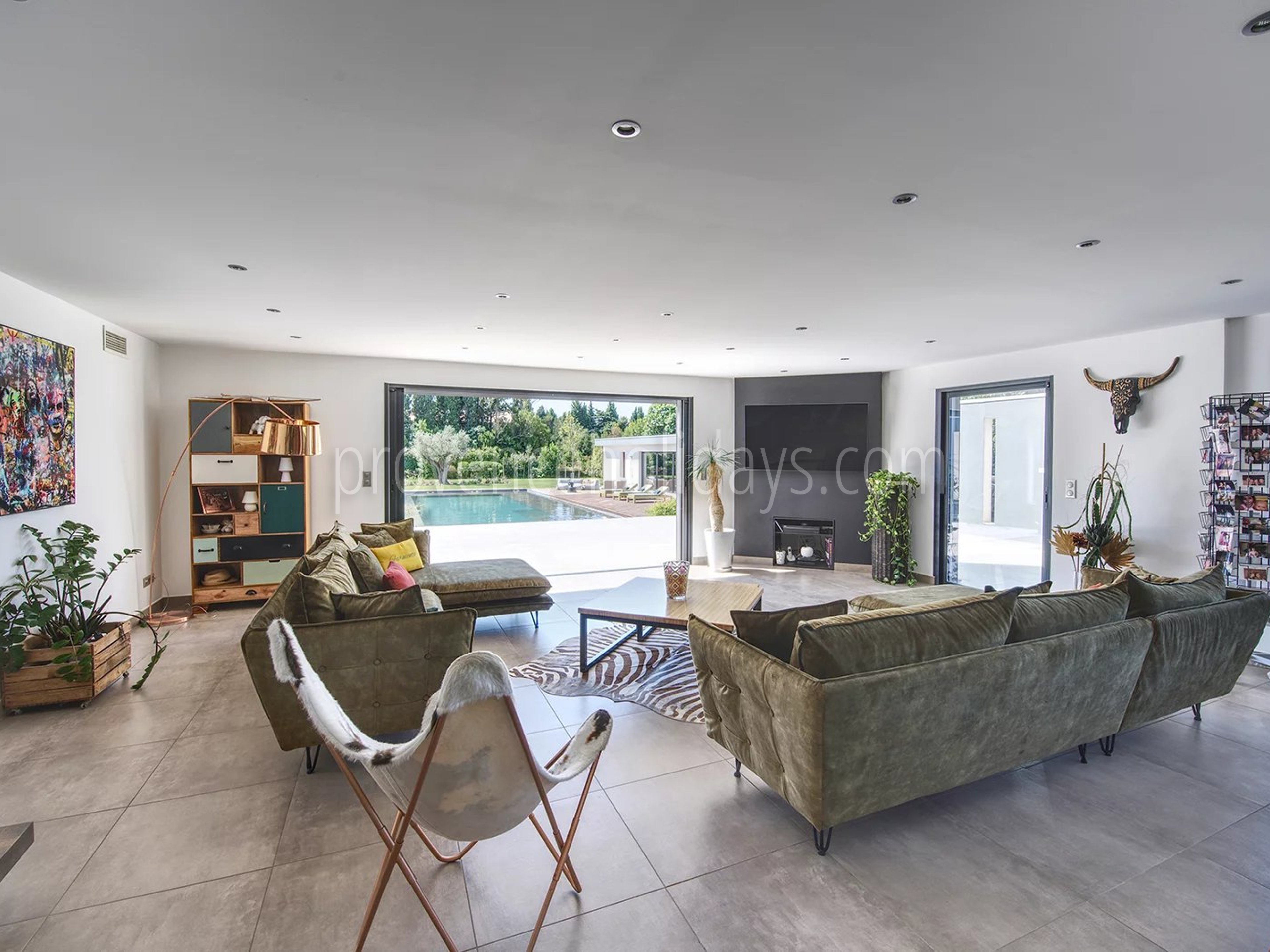 27 - House with pool house in Eyguières: Villa: Interior