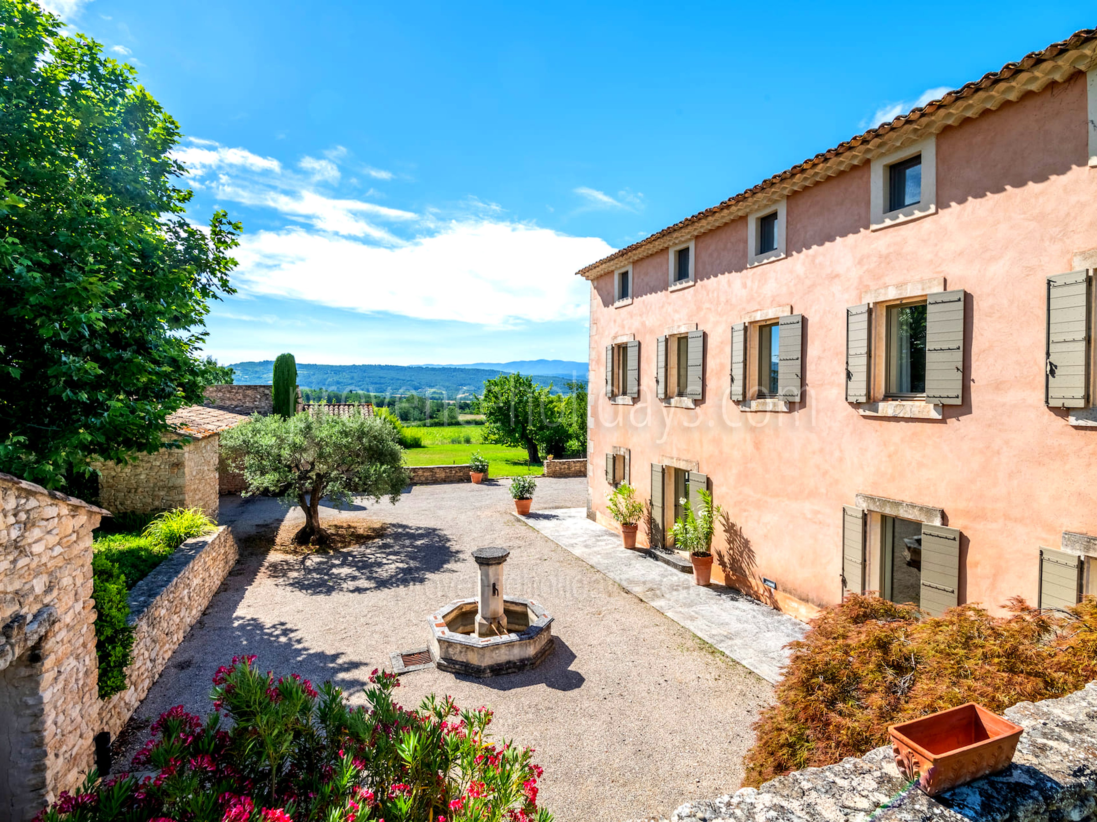13 - La Bastide des Sources: Villa: Exterior
