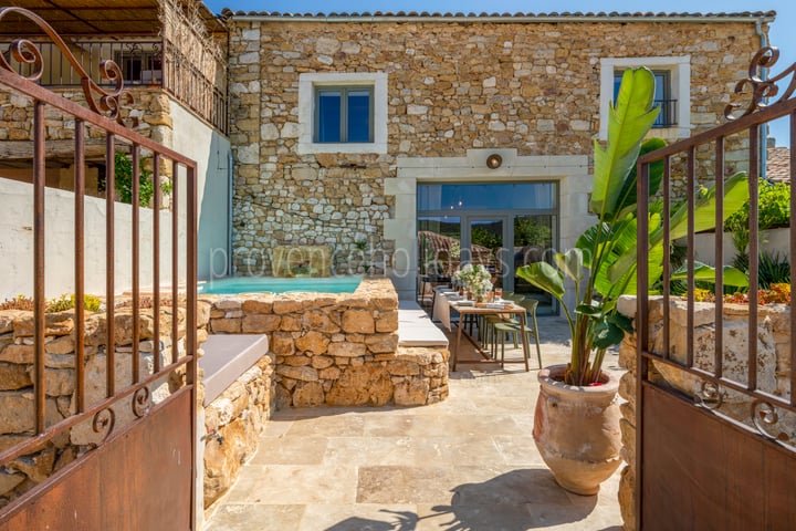 52 - La Bohème: Villa: Exterior