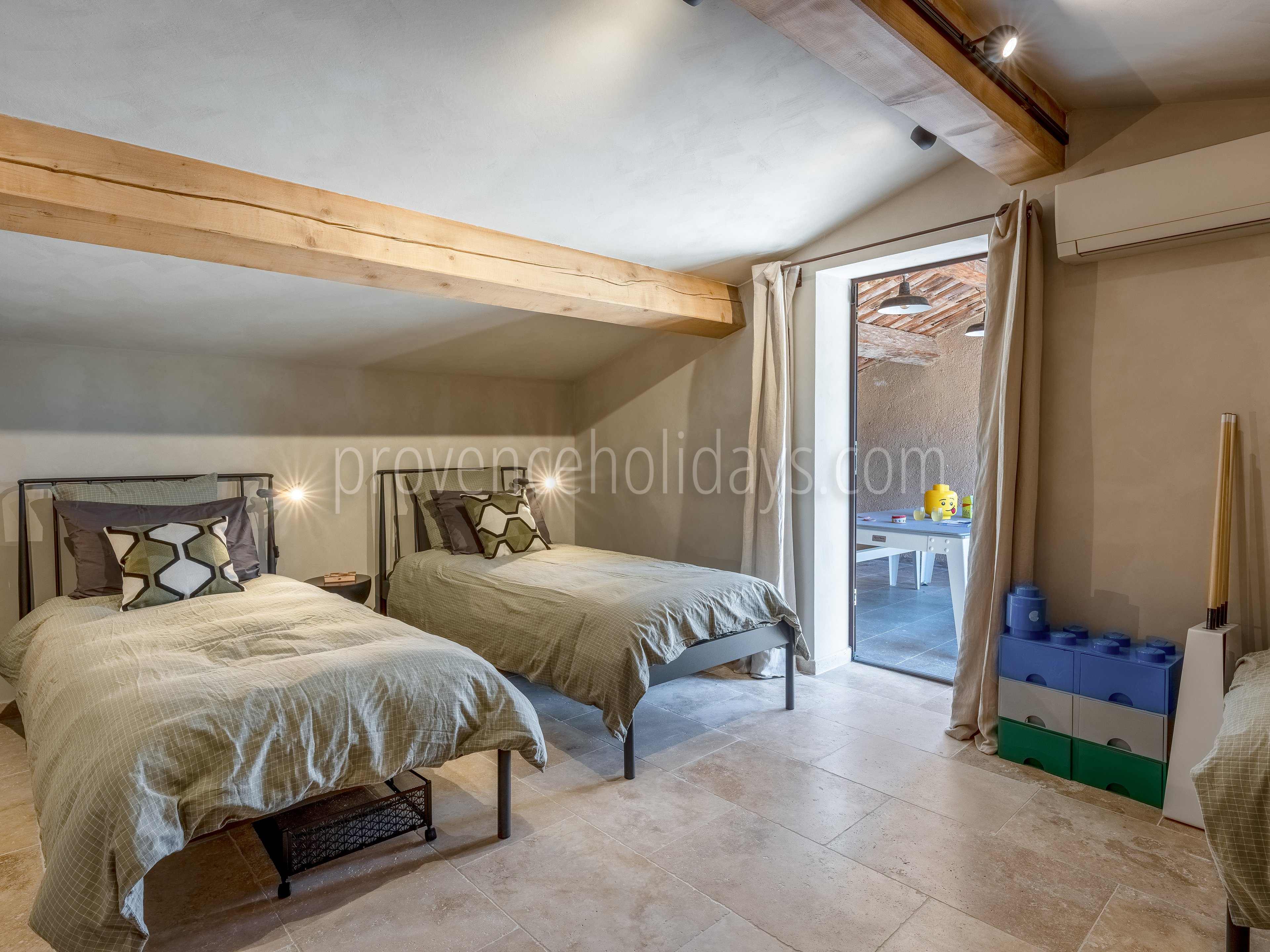 19 - Mas de la Calade: Villa: Bedroom