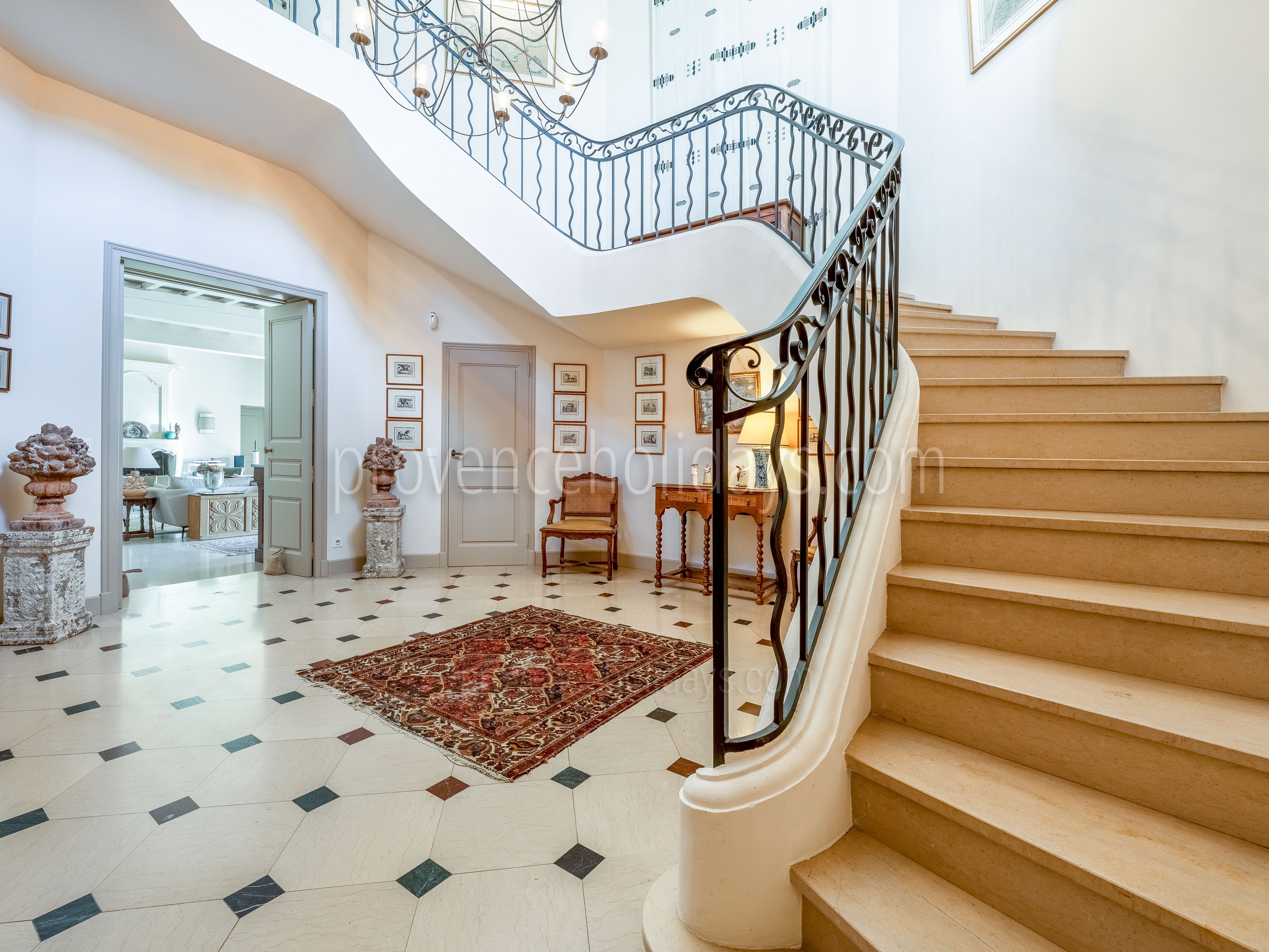 43 - Mas des Trois Cyprès: Villa: Interior