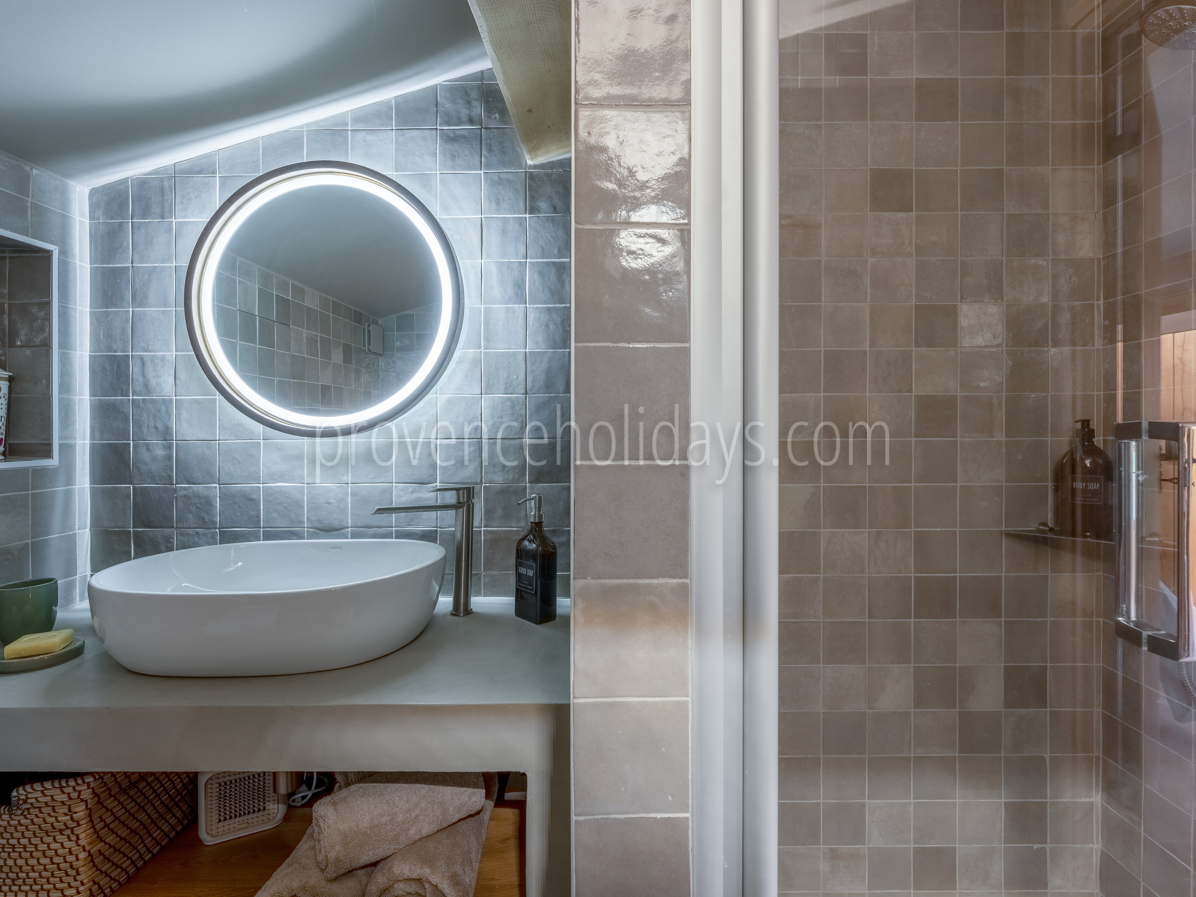 15 - Mas de la Calade: Villa: Bedroom