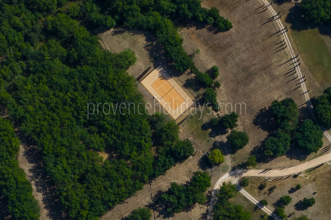 126 - Domaine des cascades: Villa: Exterior