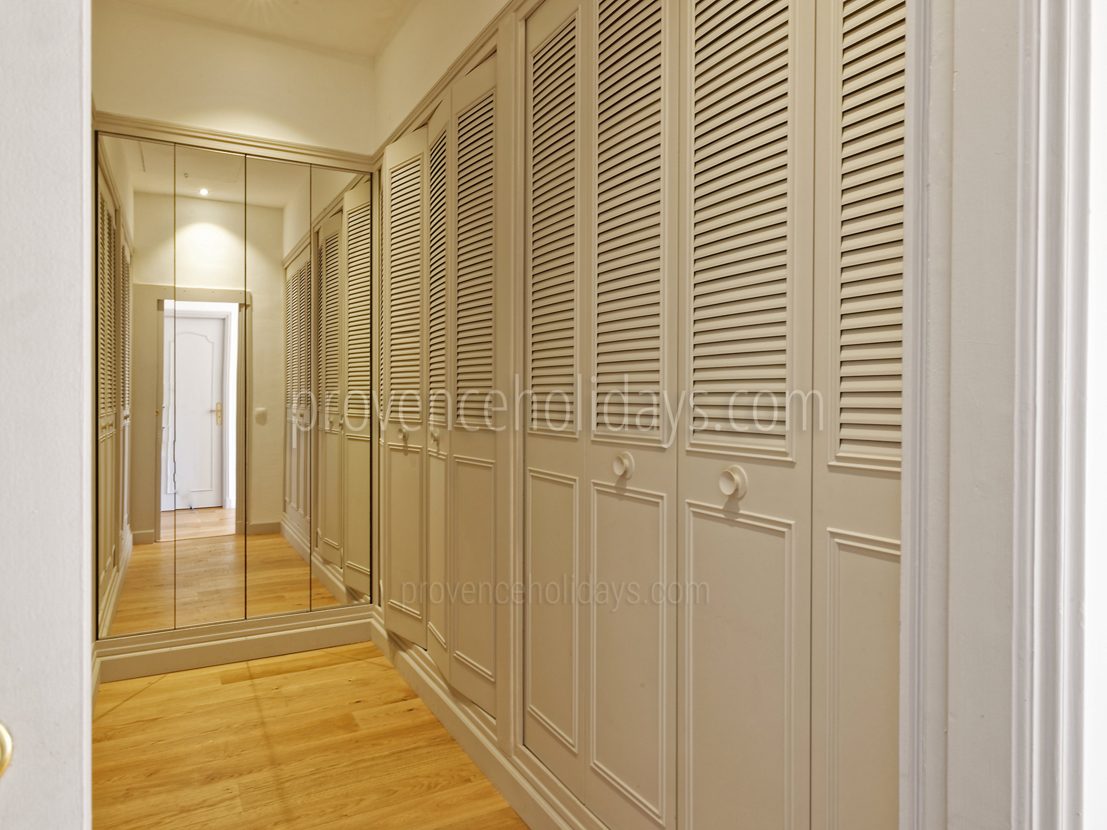35 - Villa Garrigue: Villa: Interior