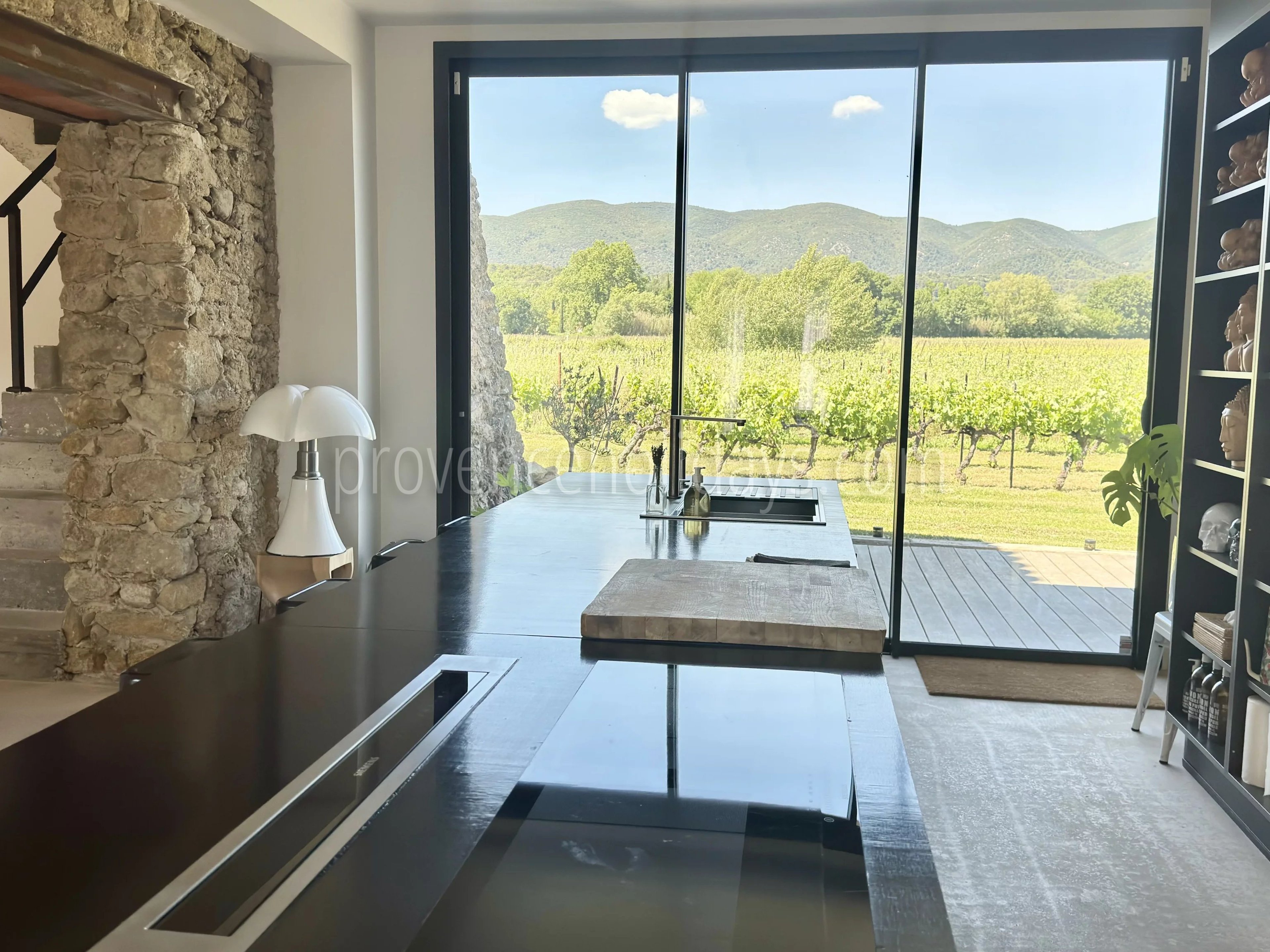 9 - FOR SALE – Charming property with a pool in Vaugines, near Lourmarin – panoramic view of the Luberon.: Villa: Interior