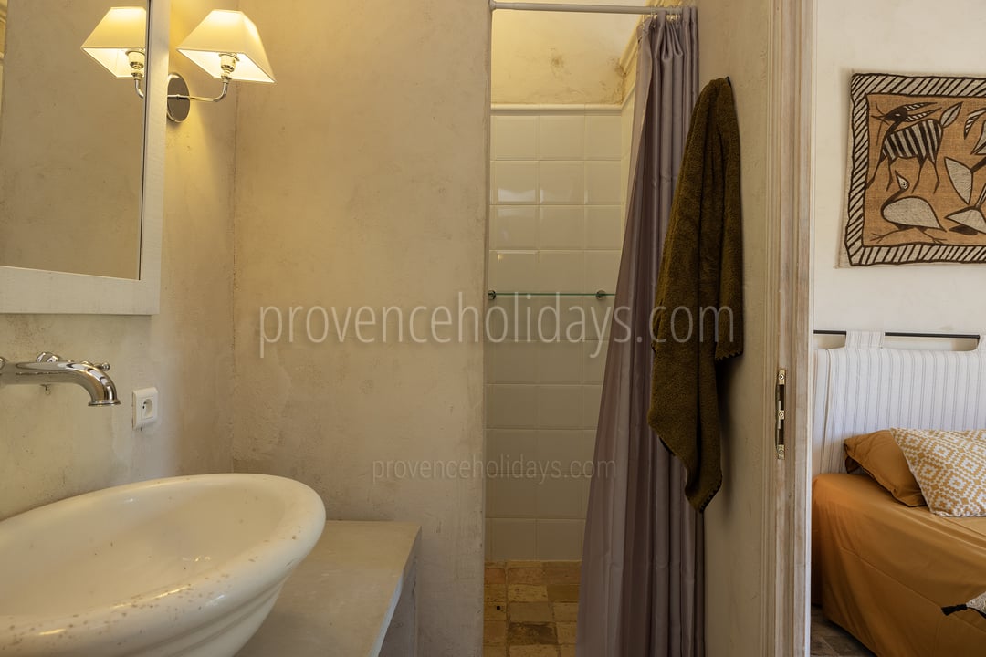 21 - Mas de Saint Véran: Villa: Bathroom