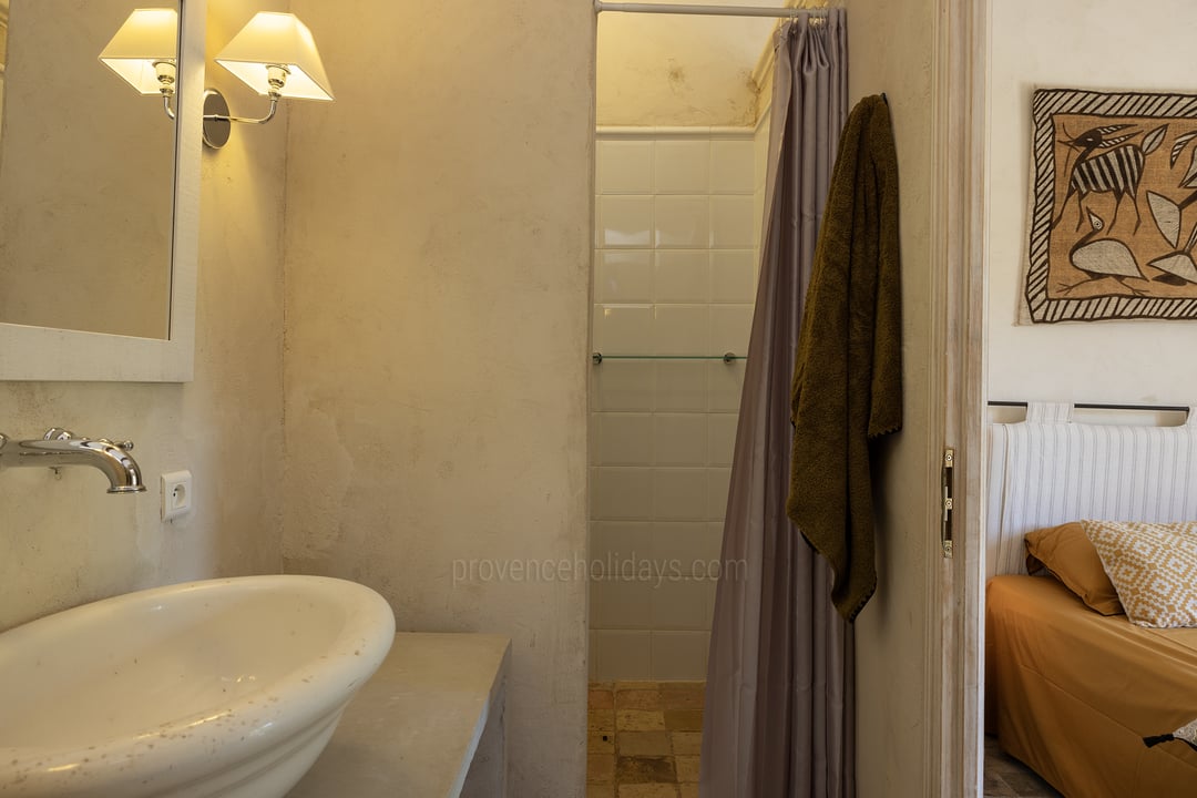 21 - Mas de Saint Véran: Villa: Bathroom