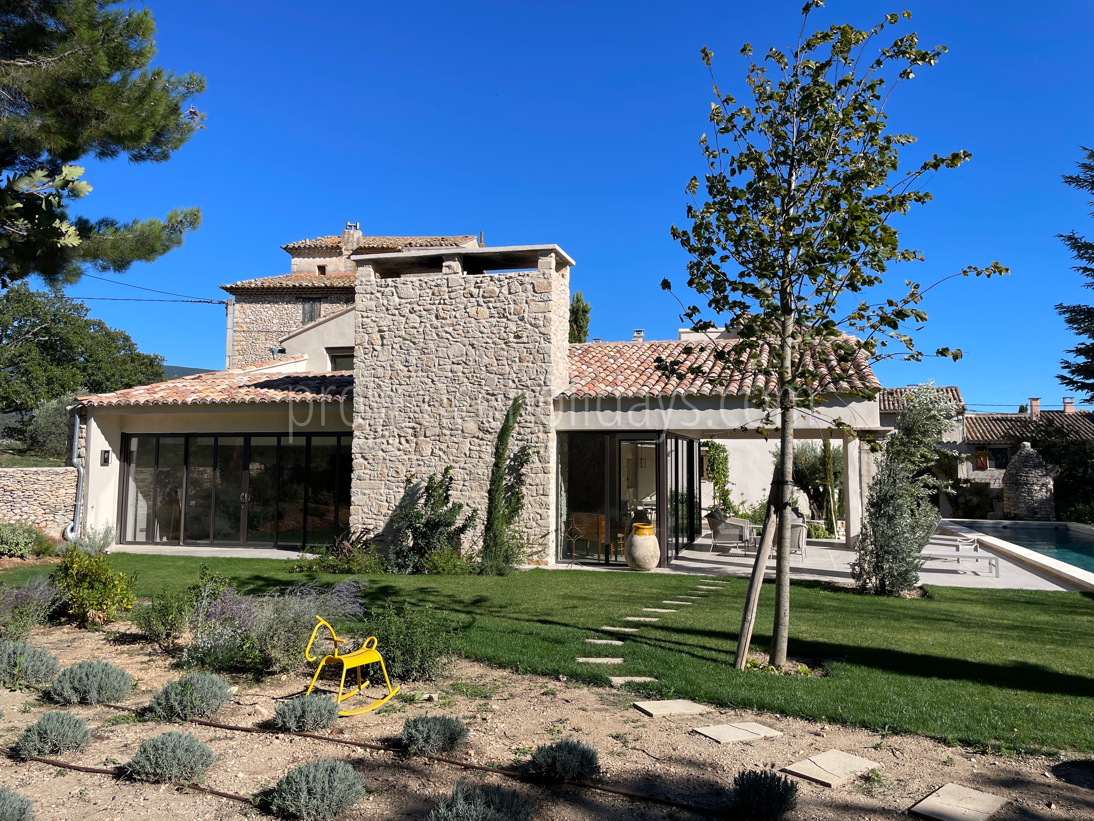 27 - Le Clos des Magnans: Villa: Exterior