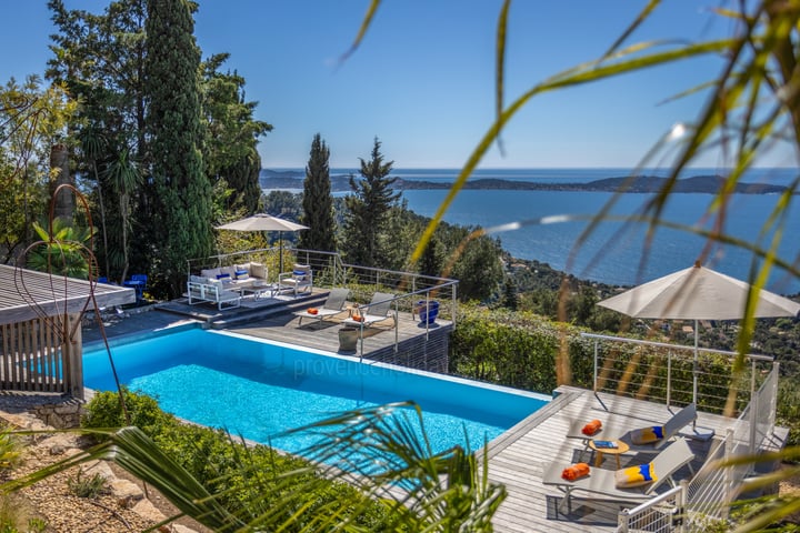 Schöne Villa mit privatem Pool in der Nähe von Carqueiranne