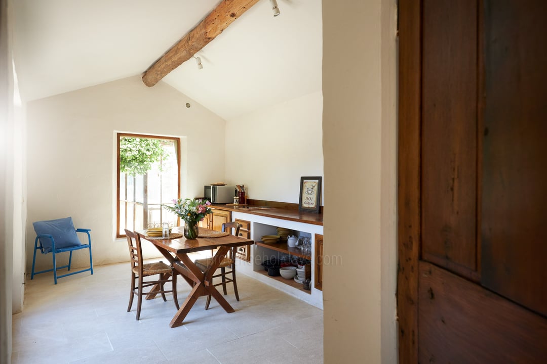 85 - Château de Luberon: Villa: Interior