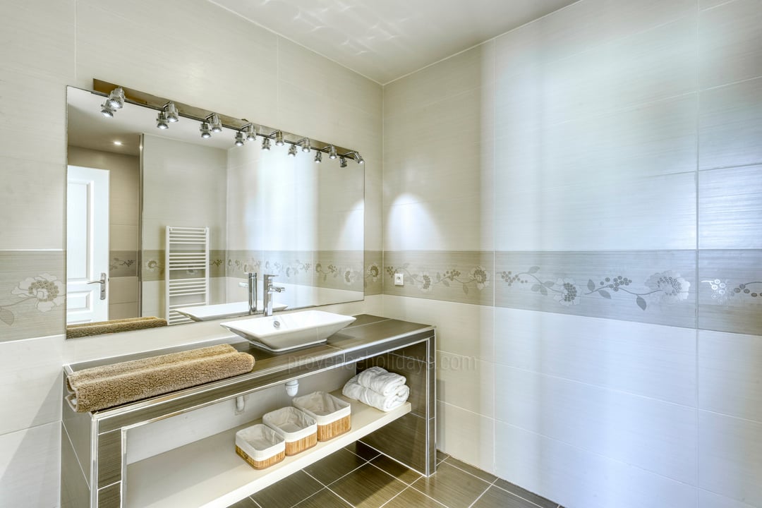 22 - Villa Céline: Villa: Bathroom
