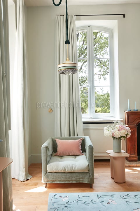 16 - Bastide des Alpilles: Villa: Interior